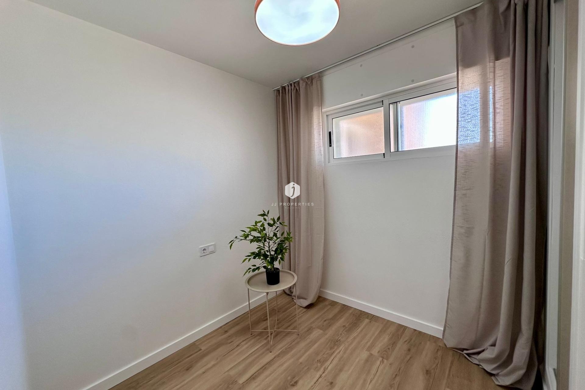 Segunda mano - Apartamento / piso -
Torrevieja - Habaneras