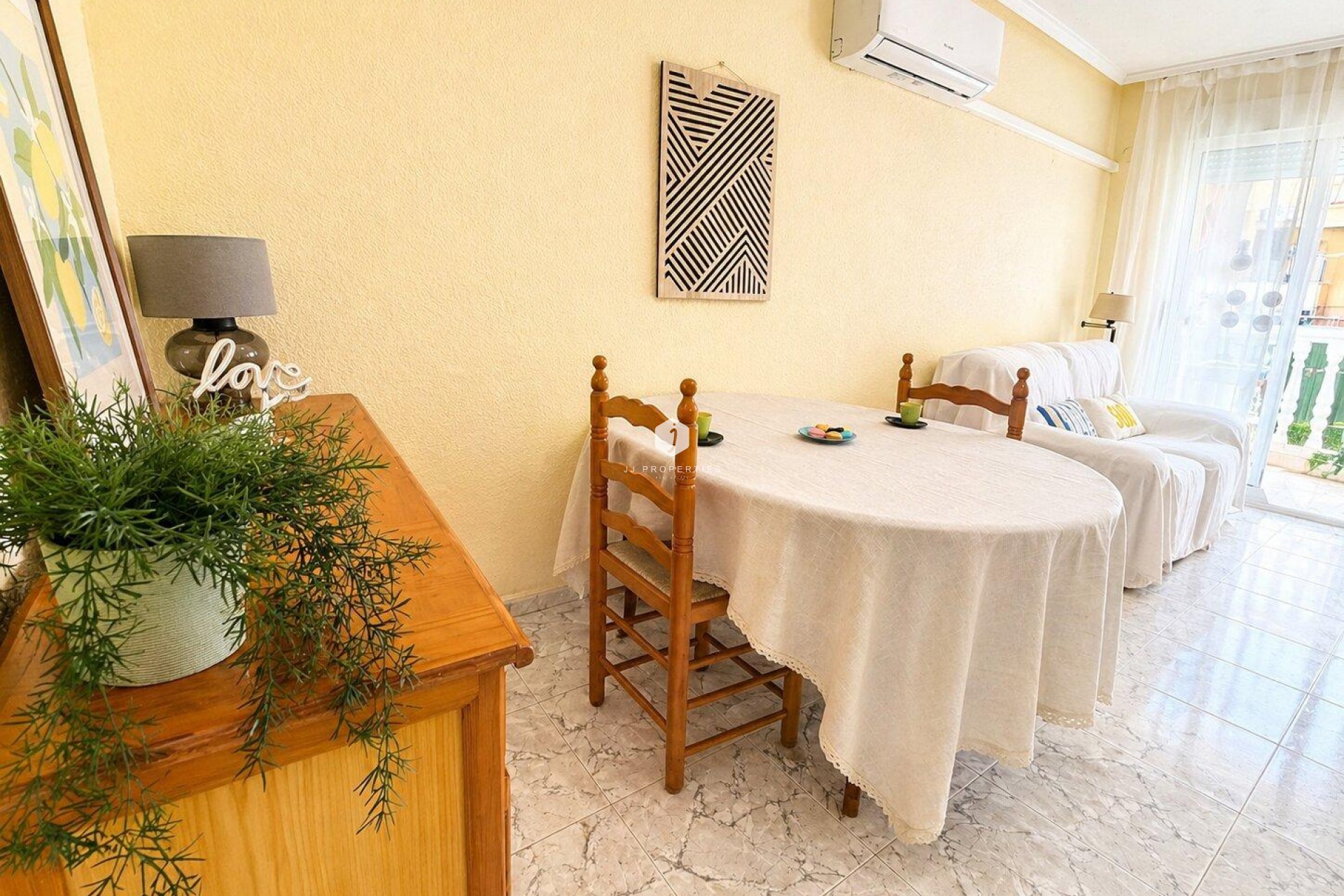 Segunda mano - Apartamento / piso -
Torrevieja - Habaneras