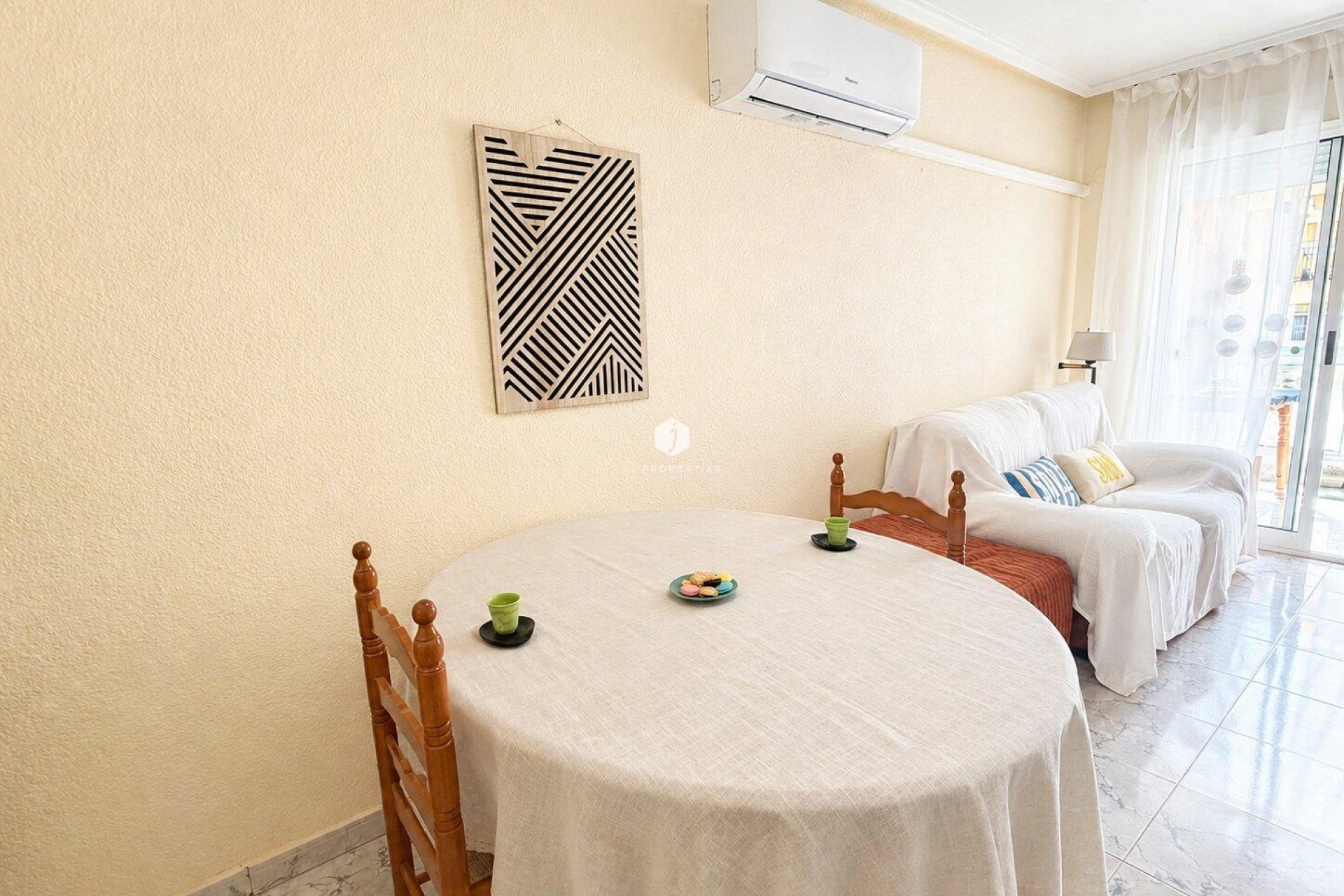 Segunda mano - Apartamento / piso -
Torrevieja - Habaneras