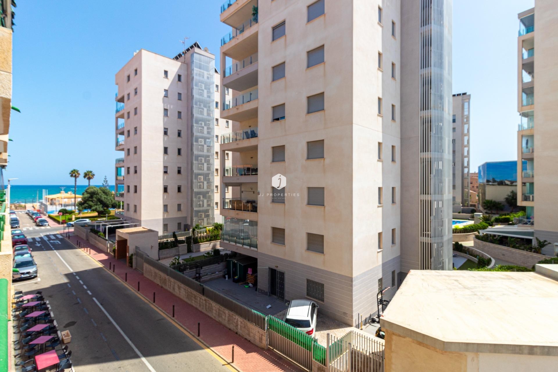Segunda mano - Apartamento / piso -
Torrevieja - La Mata Pueblo