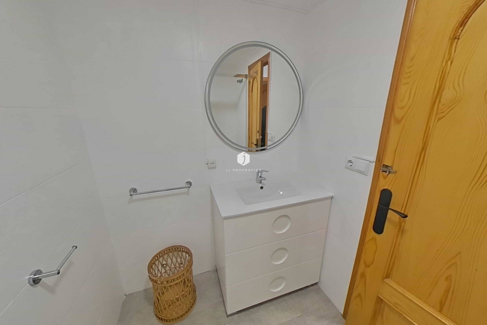 Segunda mano - Apartamento / piso -
Torrevieja - La Mata Pueblo