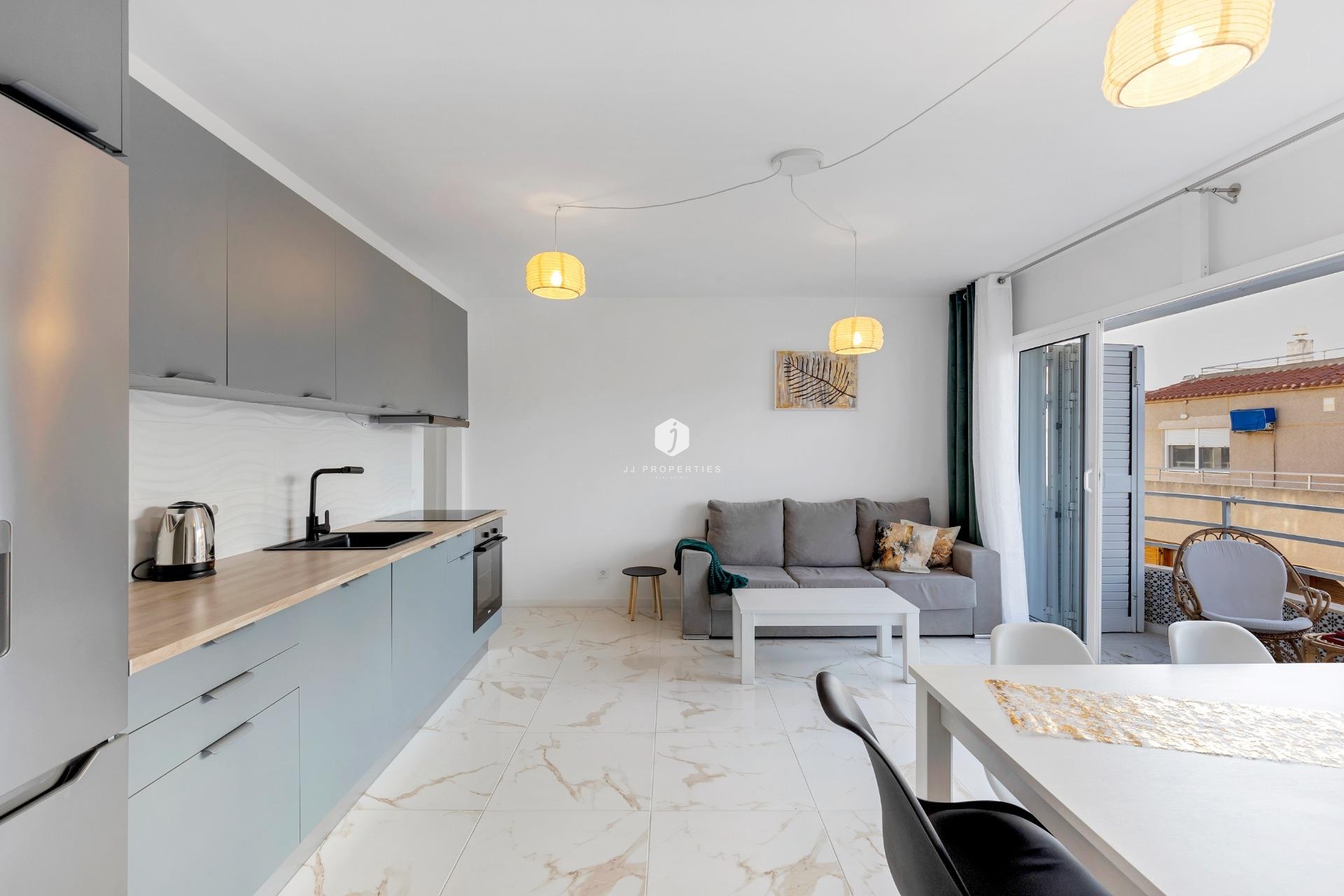 Segunda mano - Apartamento / piso -
Torrevieja - La Mata