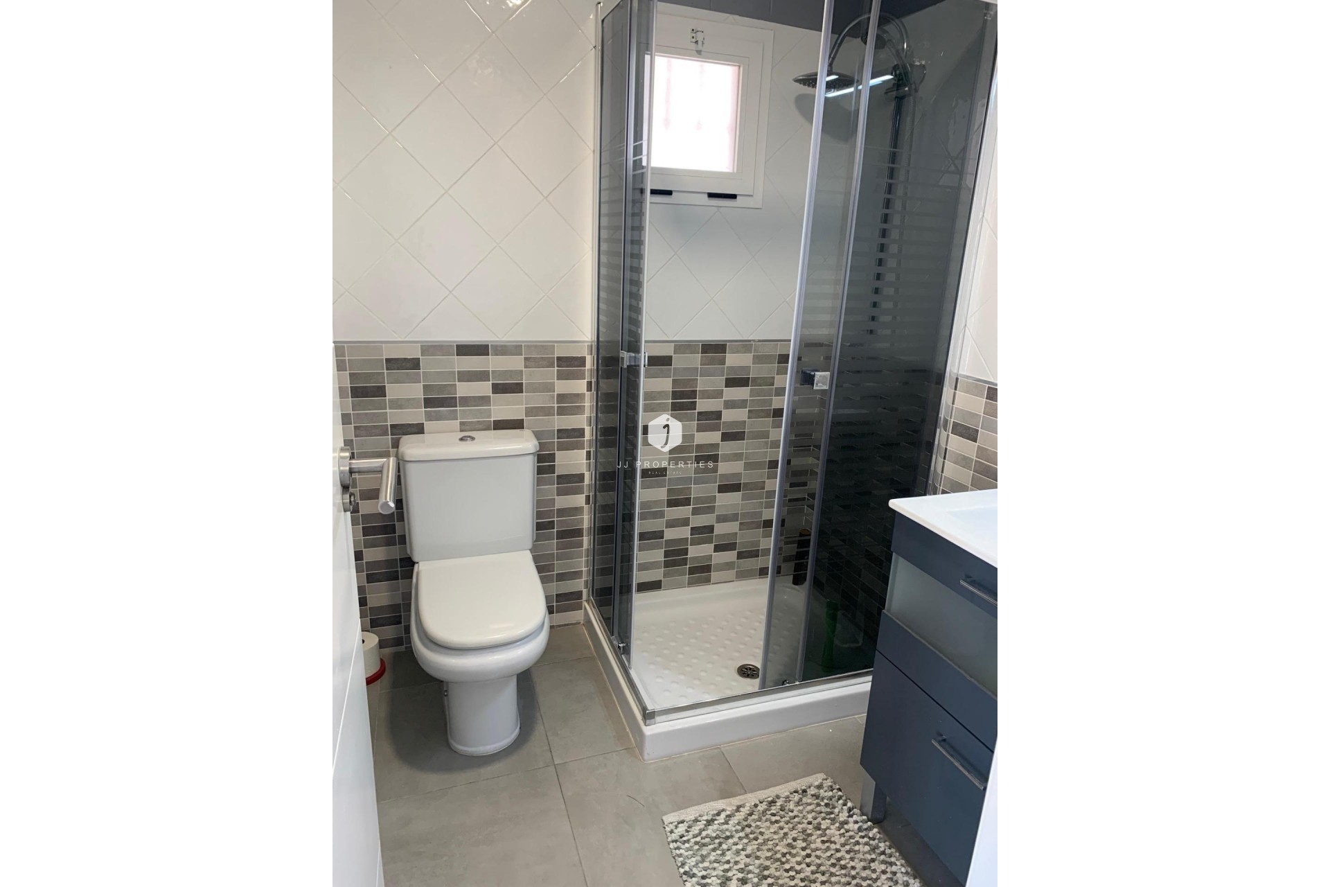 Segunda mano - Apartamento / piso -
Torrevieja - La Mata
