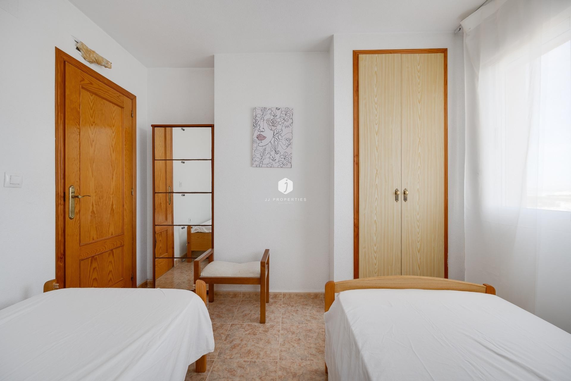 Segunda mano - Apartamento / piso -
Torrevieja - La veleta