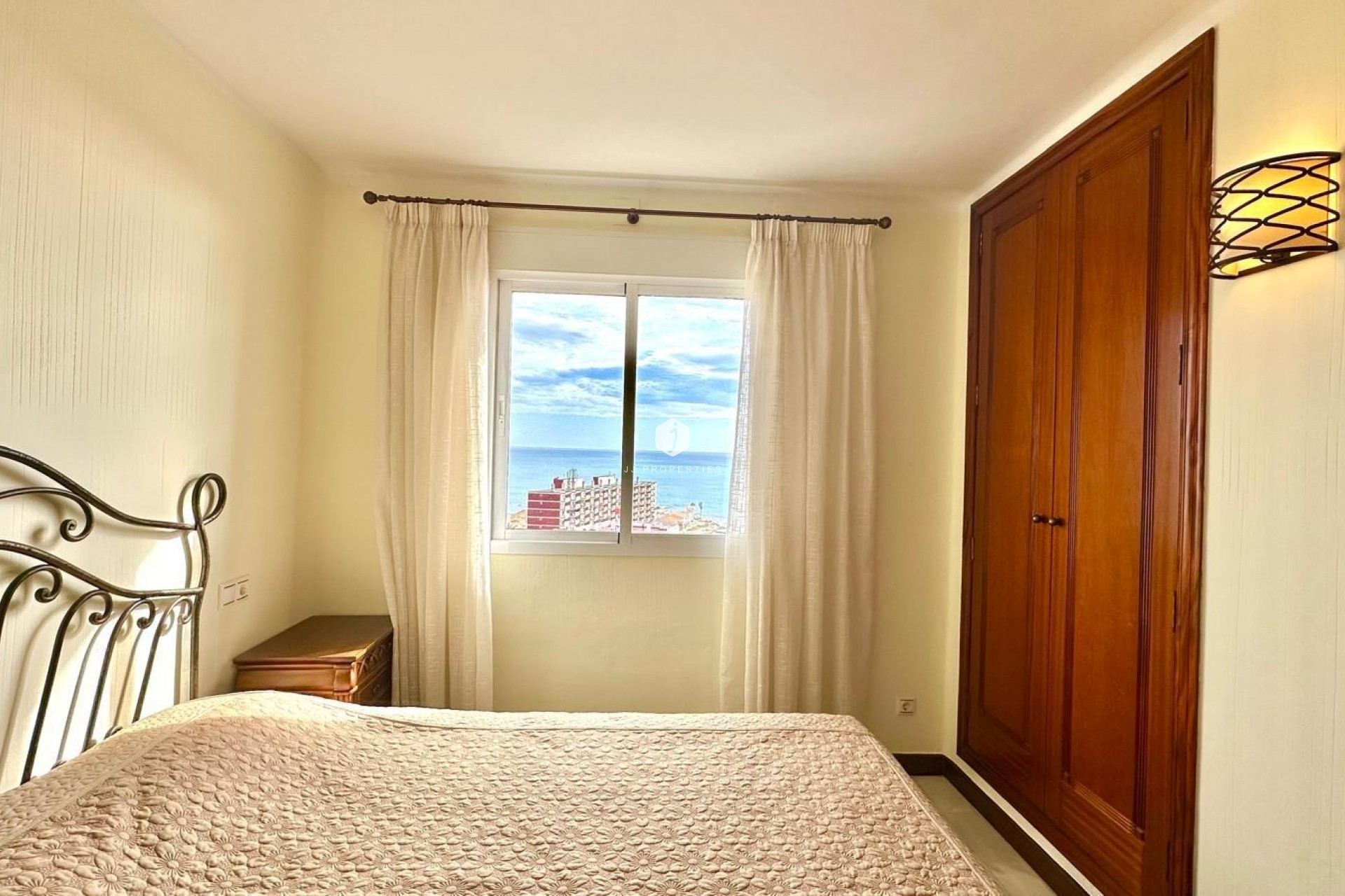 Segunda mano - Apartamento / piso -
Torrevieja - Los Frutales