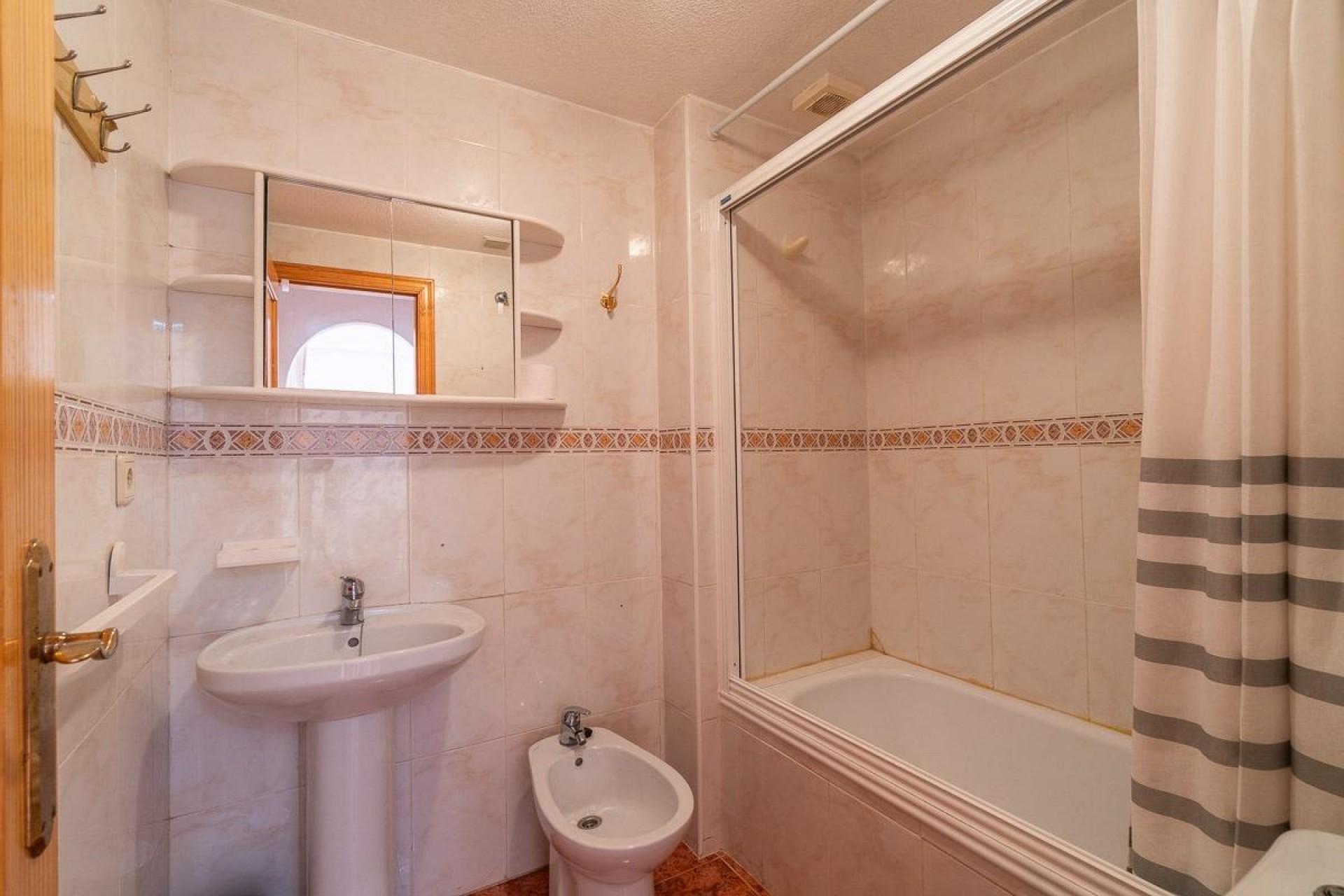 Segunda mano - Apartamento / piso -
Torrevieja - Nueva Torrevieja