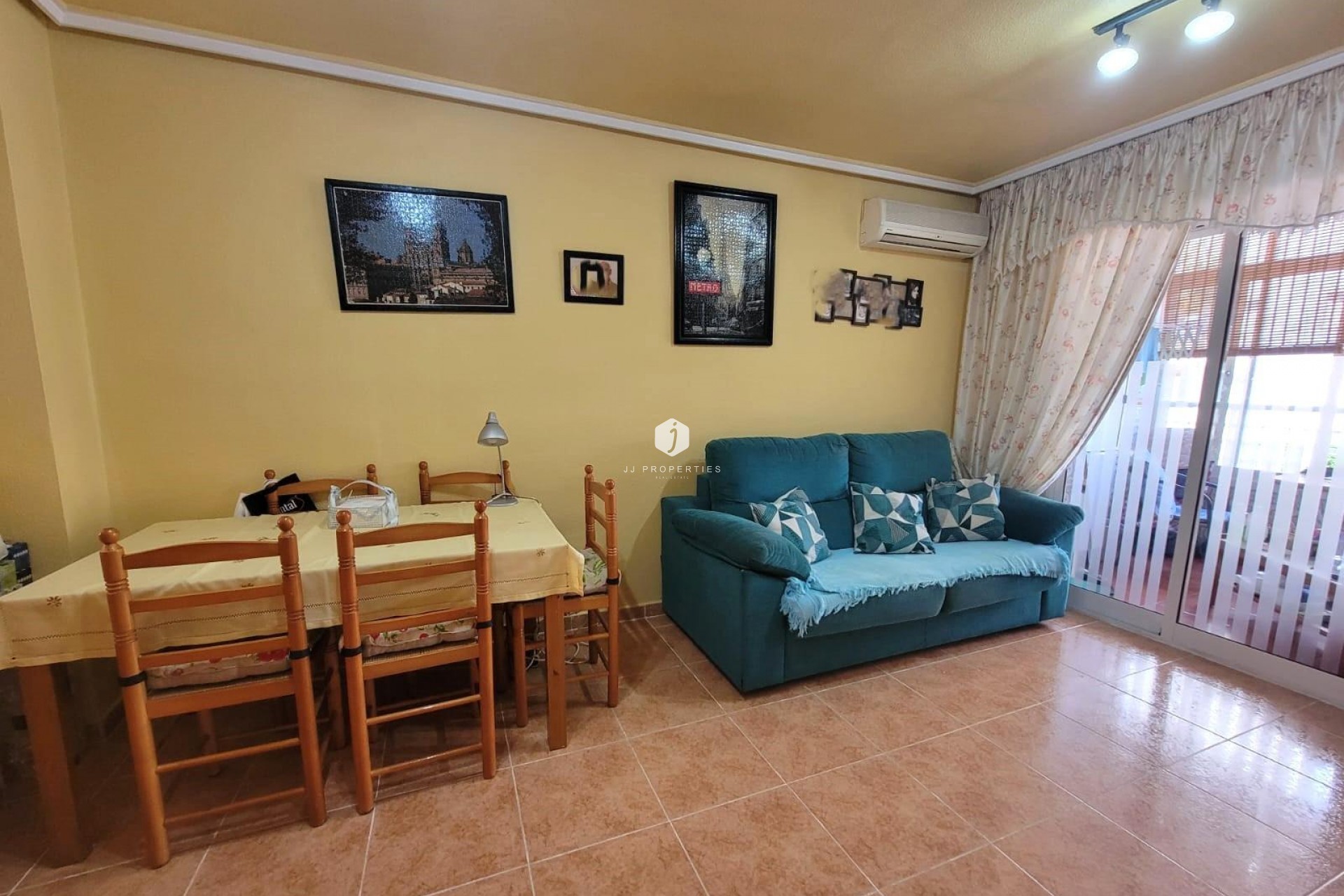 Segunda mano - Apartamento / piso -
Torrevieja - Nueva Torrevieja