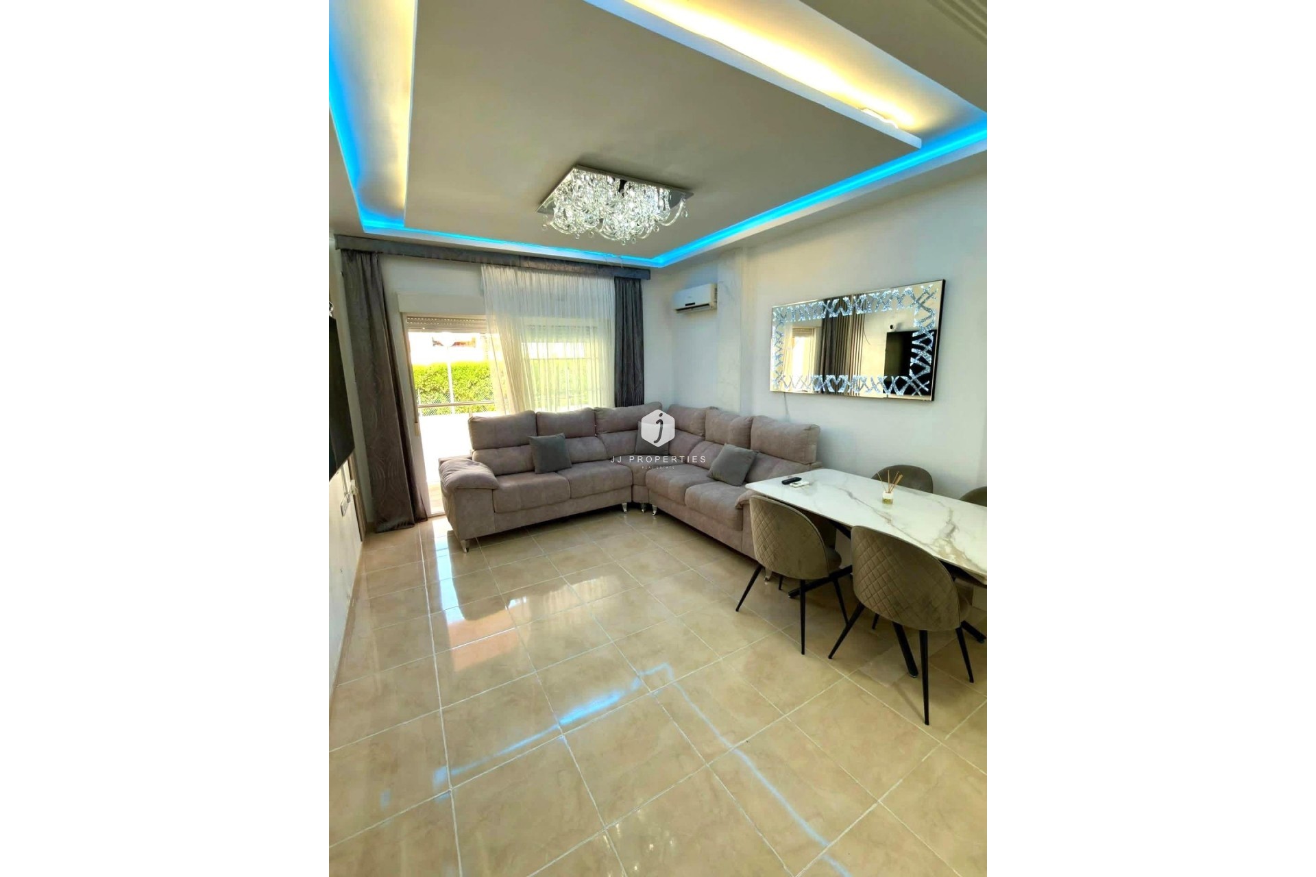 Segunda mano - Apartamento / piso -
Torrevieja - Nueva Torrevieja