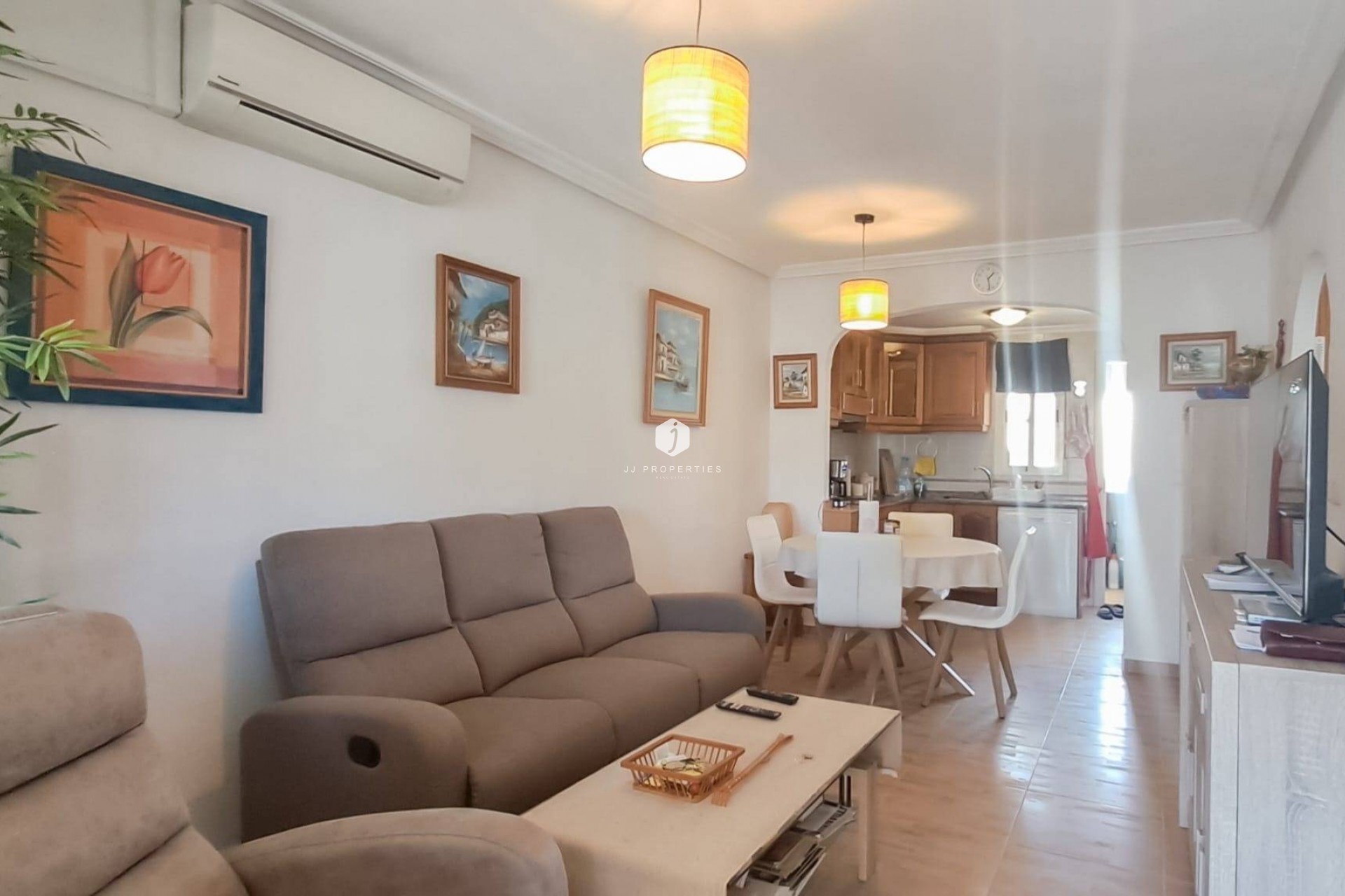 Segunda mano - Apartamento / piso -
Torrevieja - Parque Acuático - Sector 25