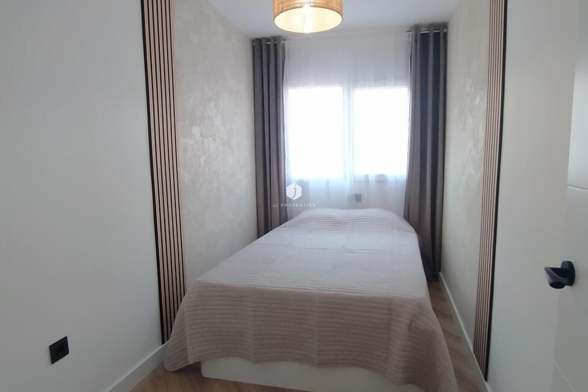 Segunda mano - Apartamento / piso -
Torrevieja - PARQUE DE LAS NACIONES