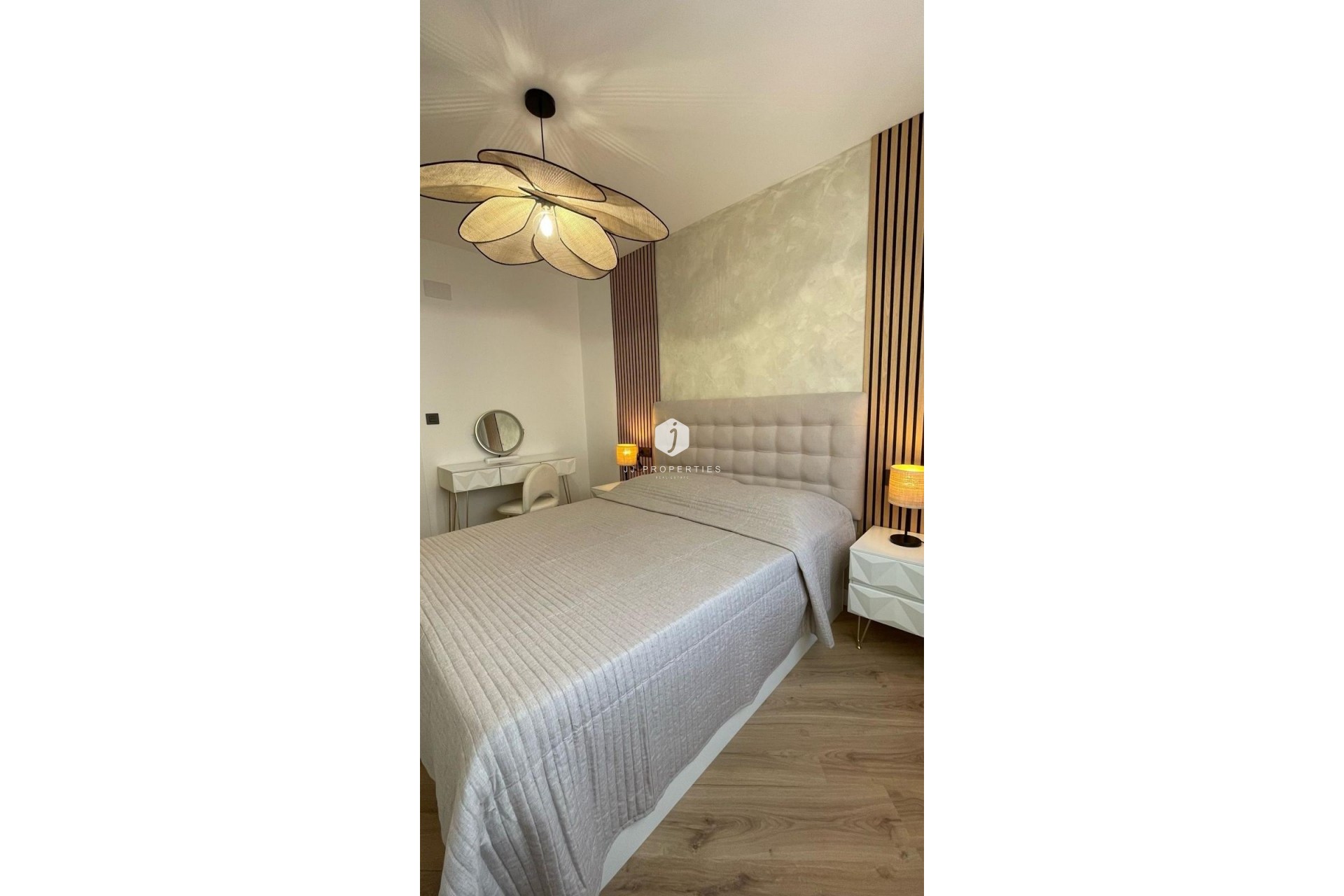 Segunda mano - Apartamento / piso -
Torrevieja - PARQUE DE LAS NACIONES