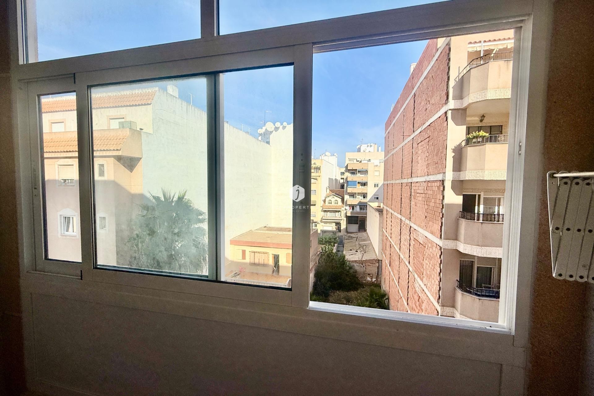 Segunda mano - Apartamento / piso -
Torrevieja - PARQUE DE LAS NACIONES