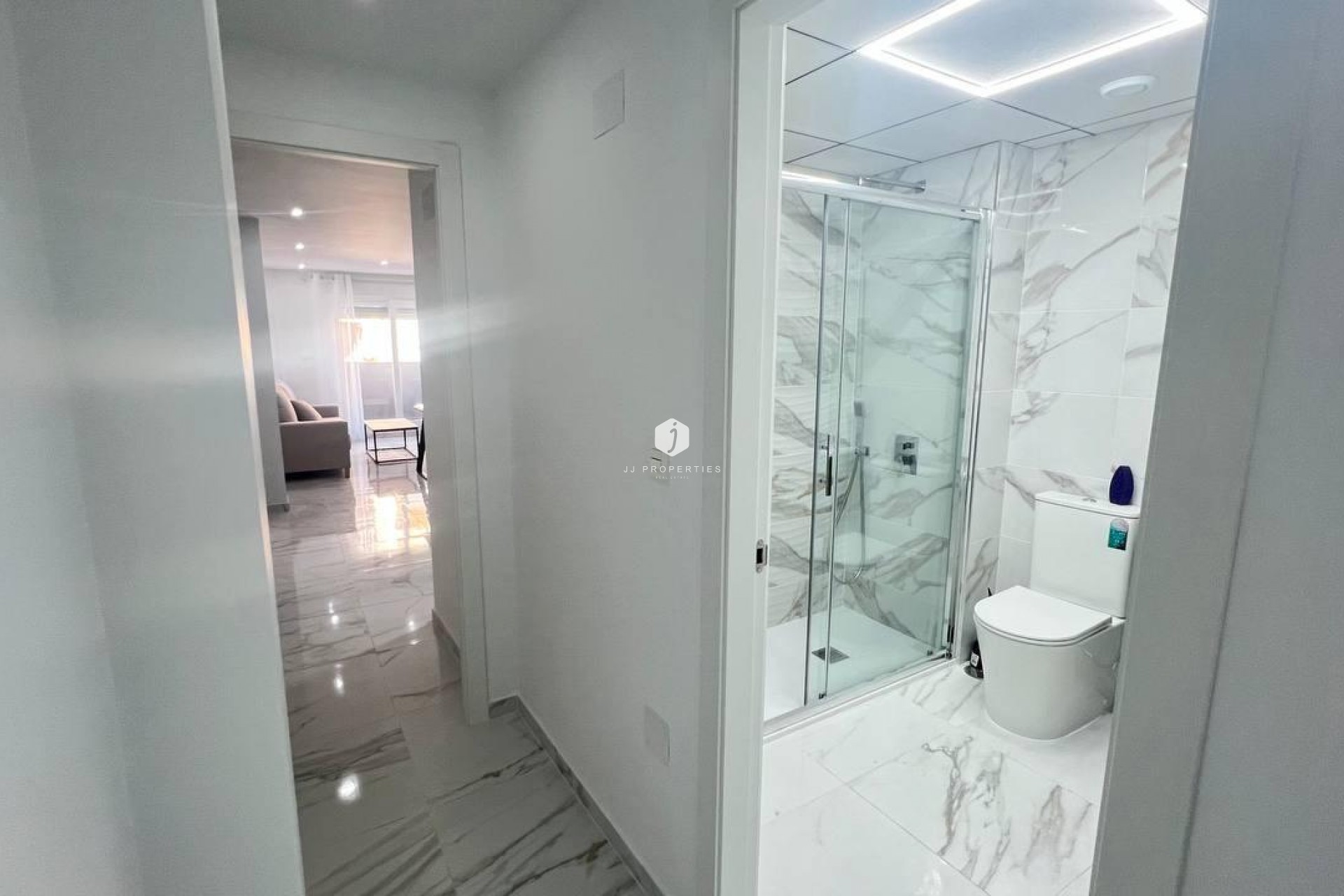 Segunda mano - Apartamento / piso -
Torrevieja - PARQUE DE LAS NACIONES