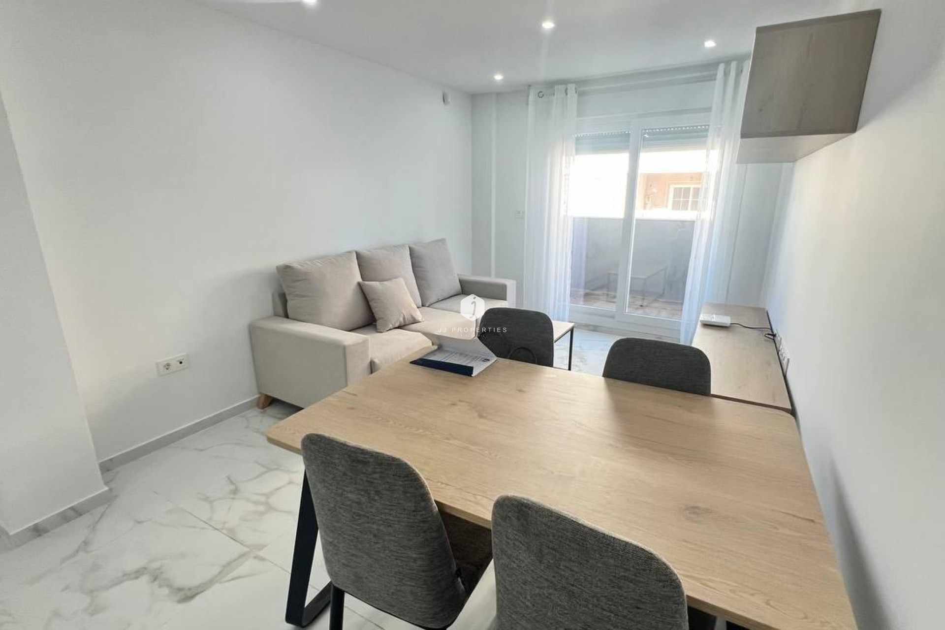 Segunda mano - Apartamento / piso -
Torrevieja - PARQUE DE LAS NACIONES
