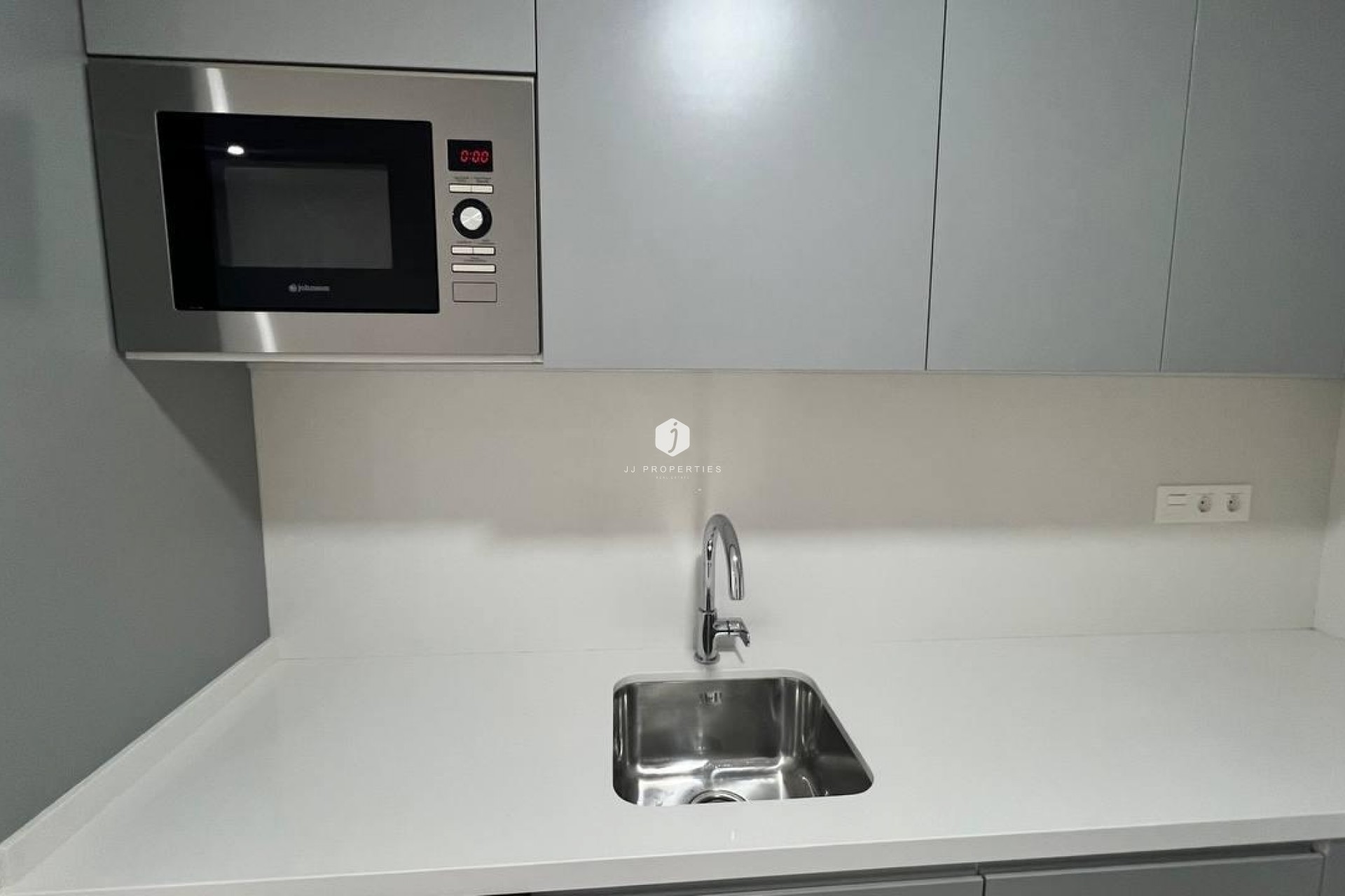 Segunda mano - Apartamento / piso -
Torrevieja - PARQUE DE LAS NACIONES