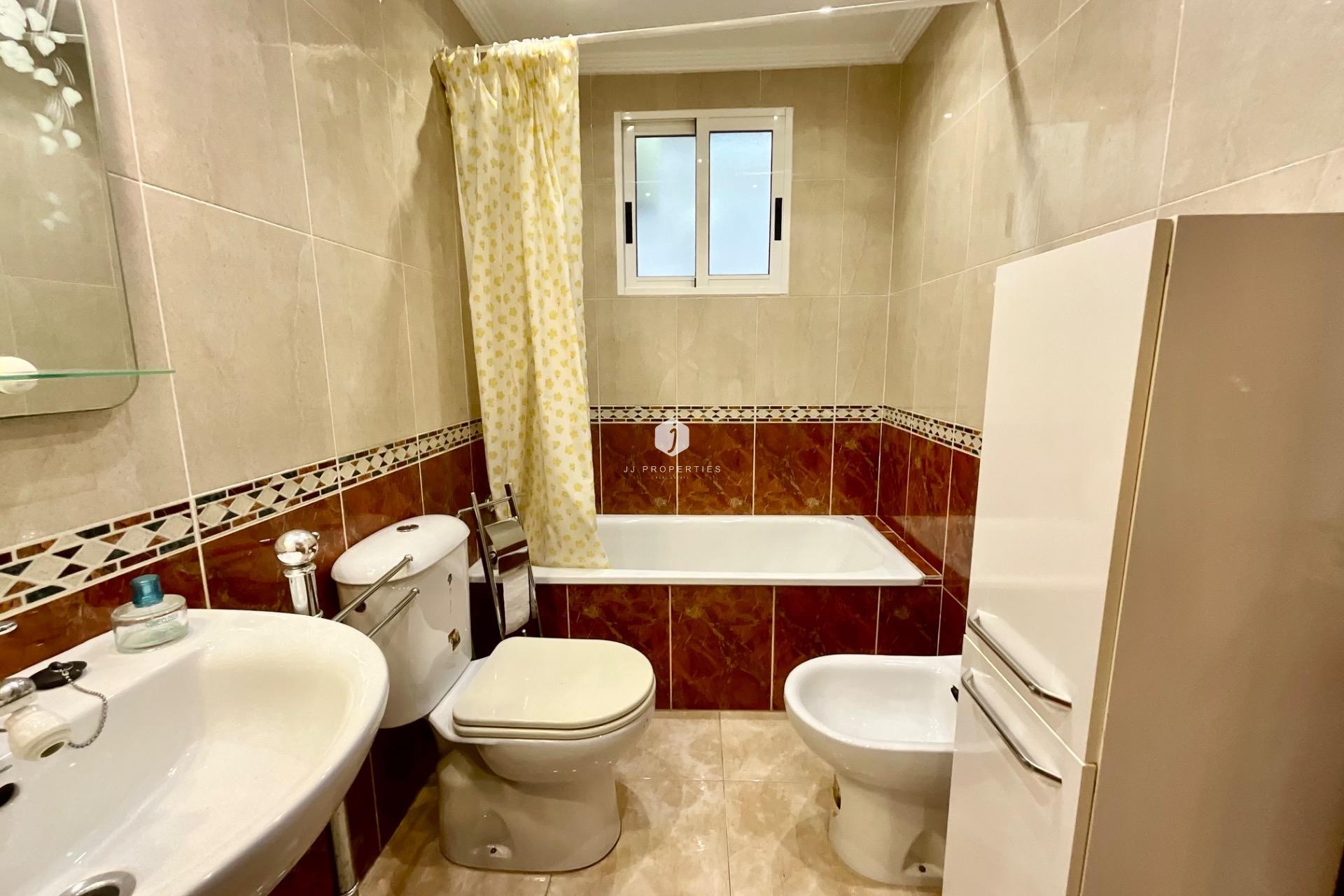 Segunda mano - Apartamento / piso -
Torrevieja - PARQUE DE LAS NACIONES