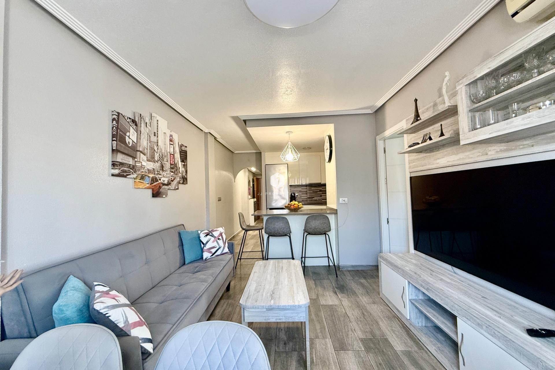 Segunda mano - Apartamento / piso -
Torrevieja - PARQUE DE LAS NACIONES