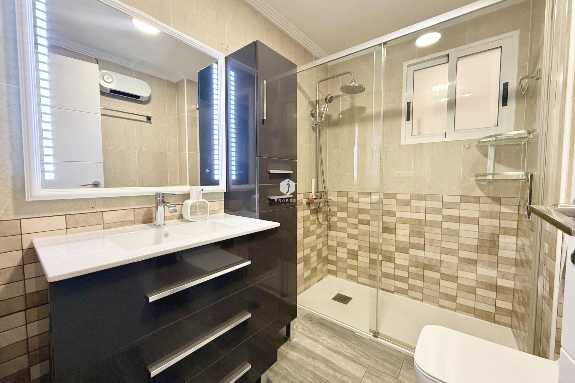 Segunda mano - Apartamento / piso -
Torrevieja - PARQUE DE LAS NACIONES