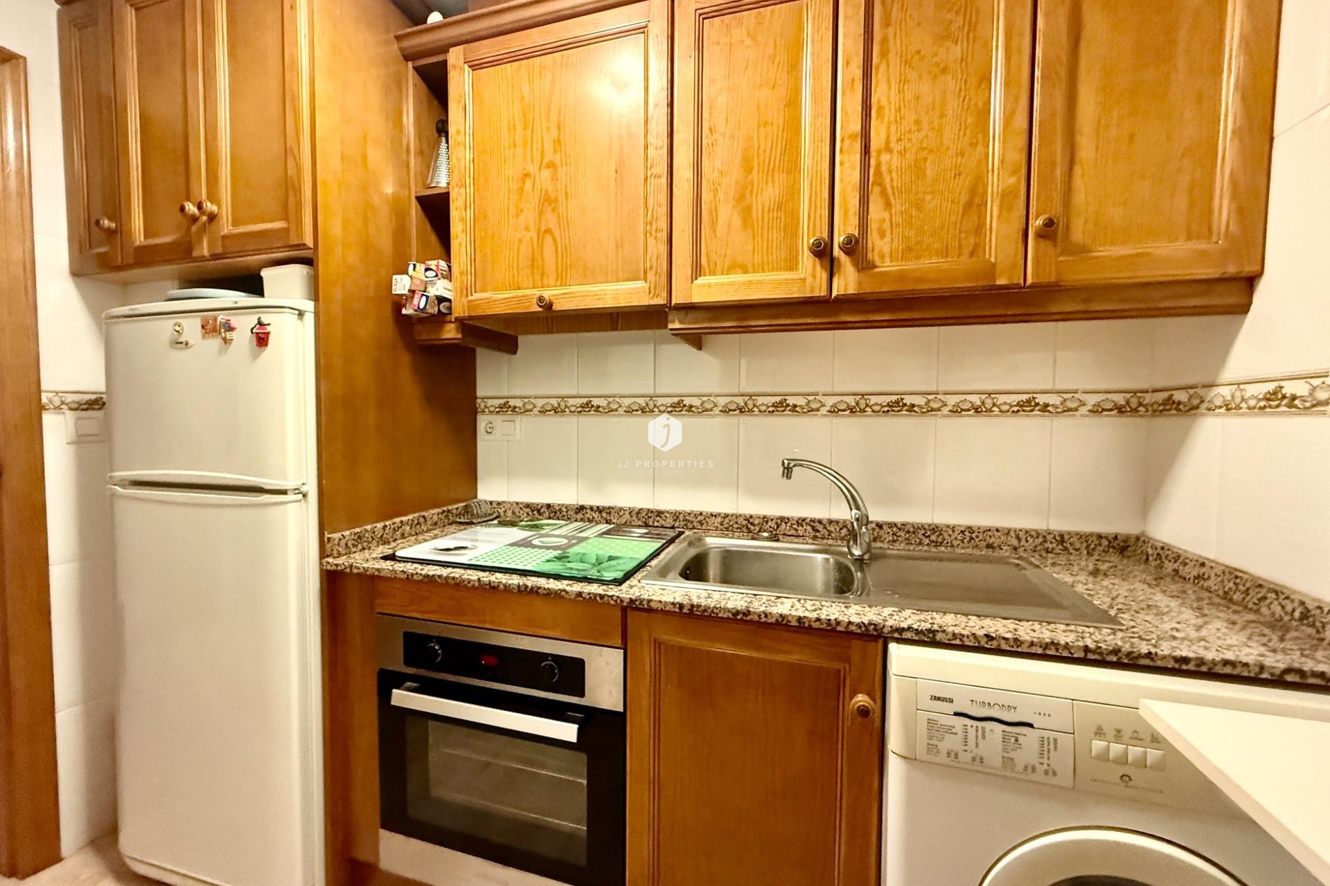 Segunda mano - Apartamento / piso -
Torrevieja - PARQUE DE LAS NACIONES