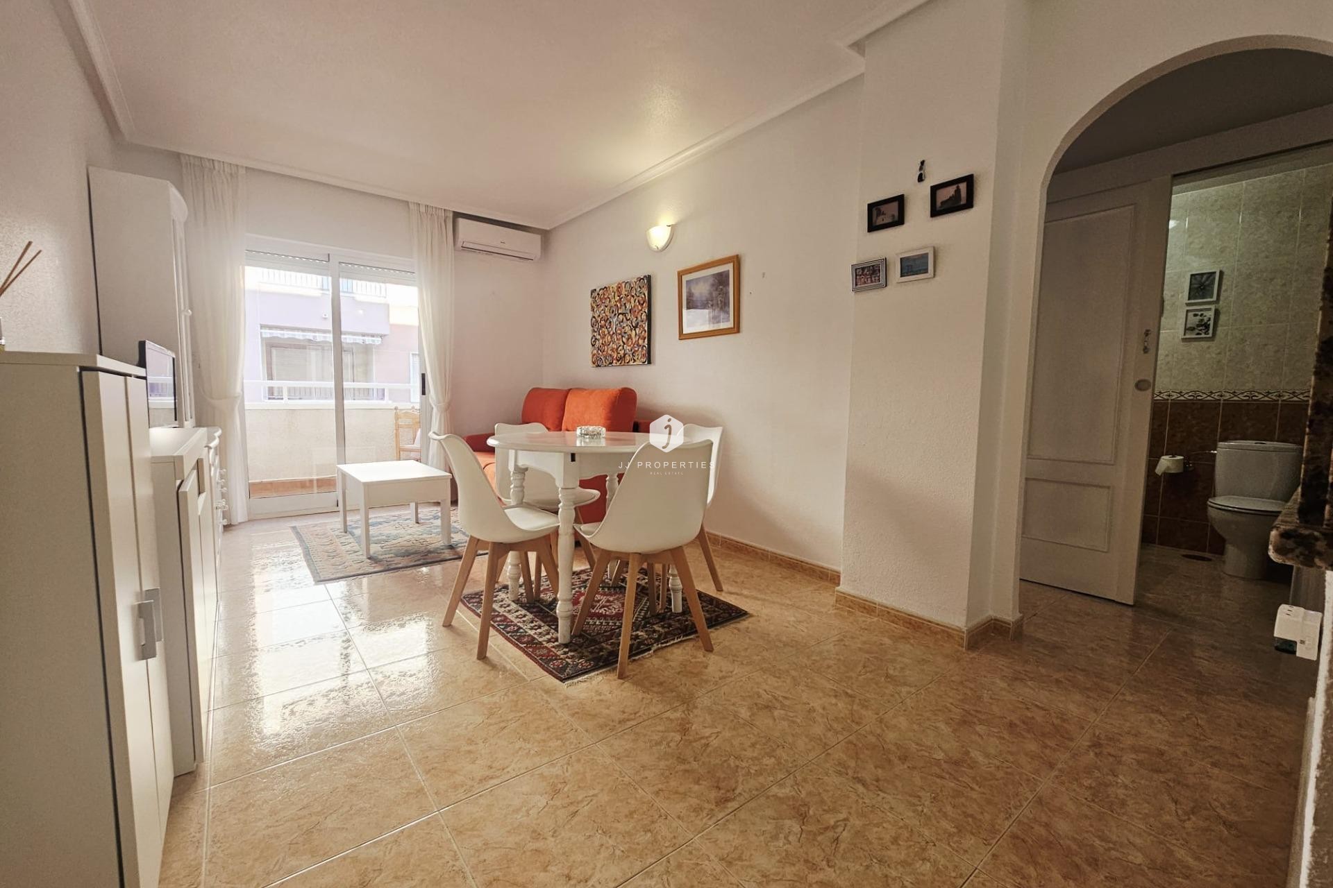 Segunda mano - Apartamento / piso -
Torrevieja - PARQUE DE LAS NACIONES