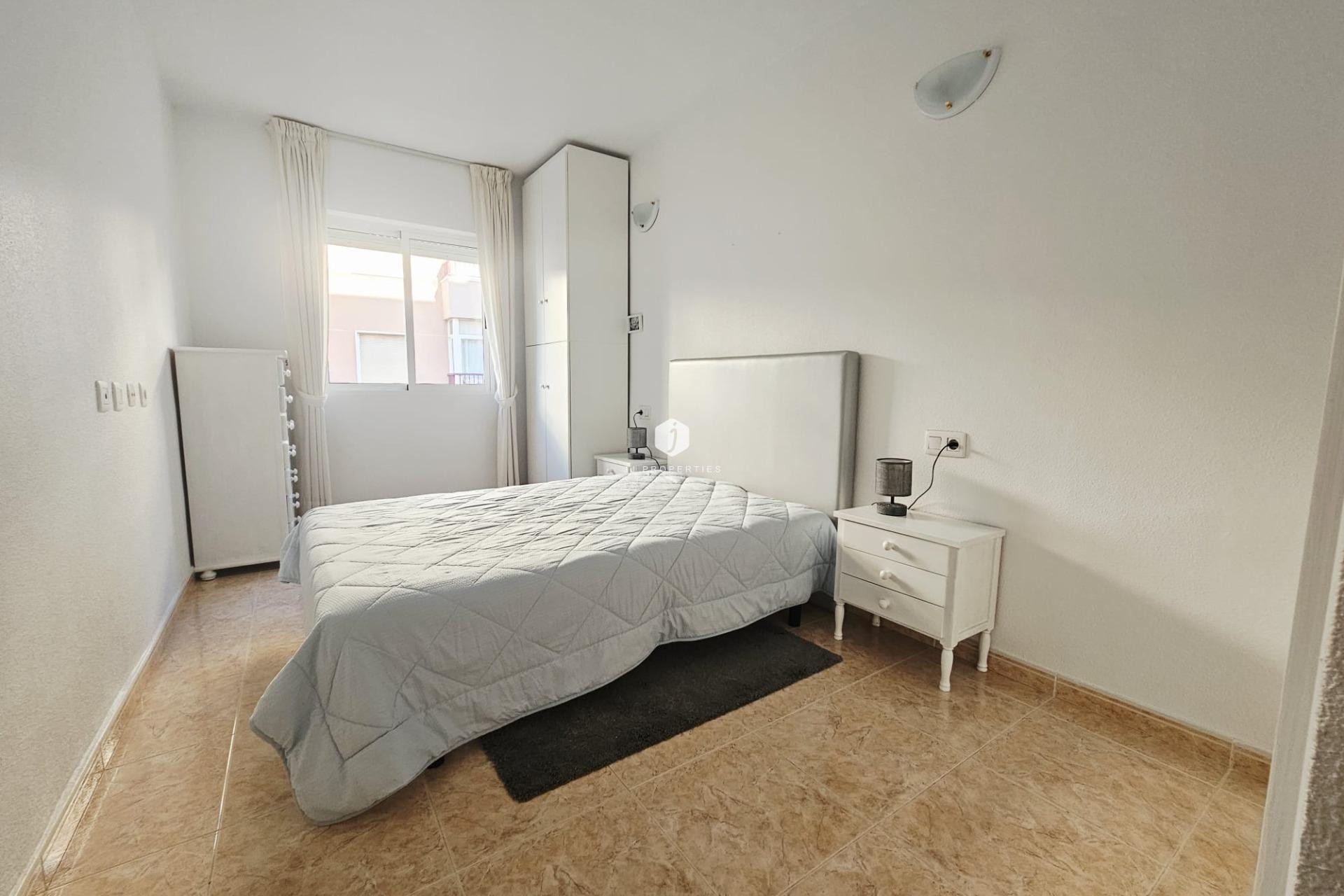 Segunda mano - Apartamento / piso -
Torrevieja - PARQUE DE LAS NACIONES