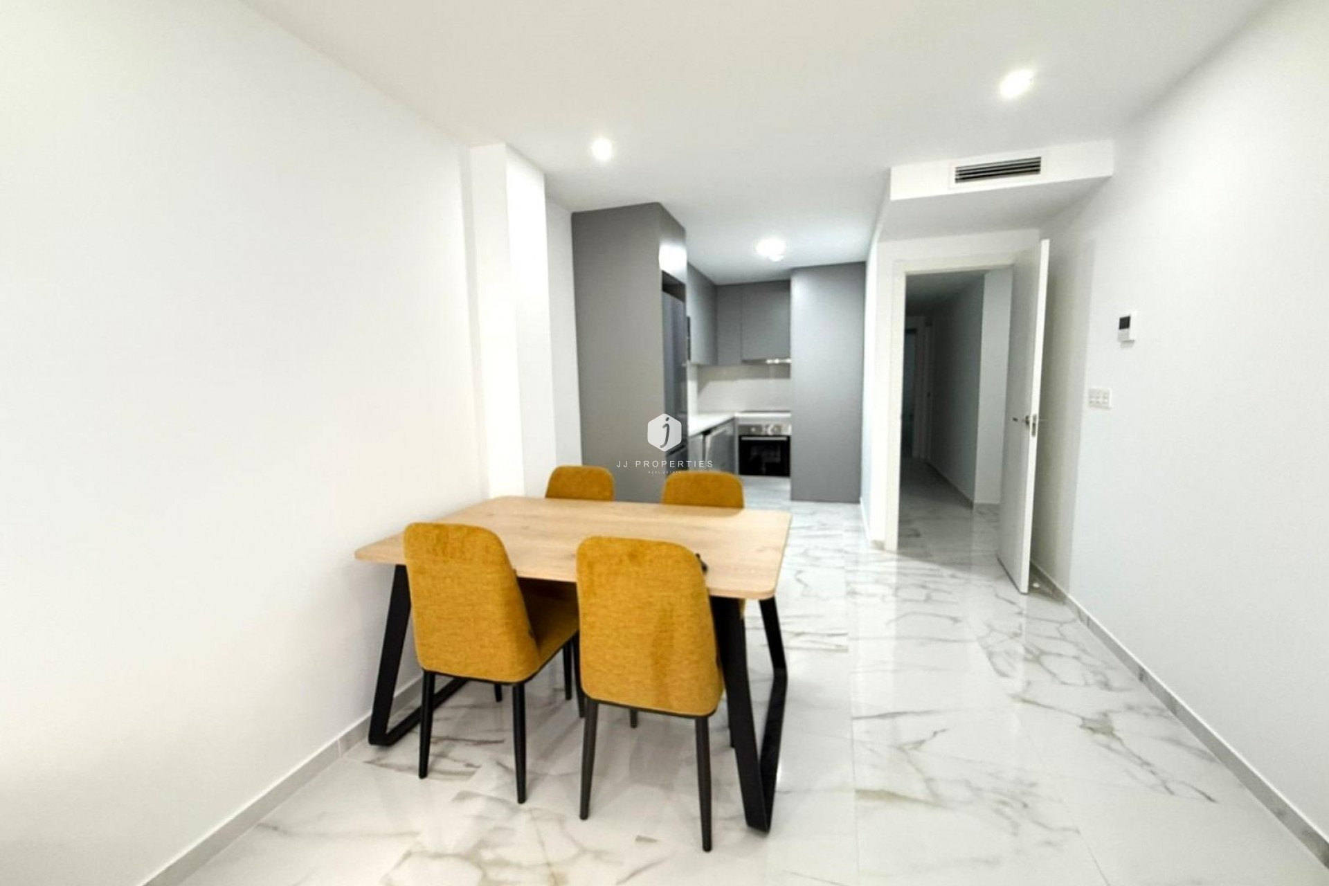 Segunda mano - Apartamento / piso -
Torrevieja - PARQUE DE LAS NACIONES