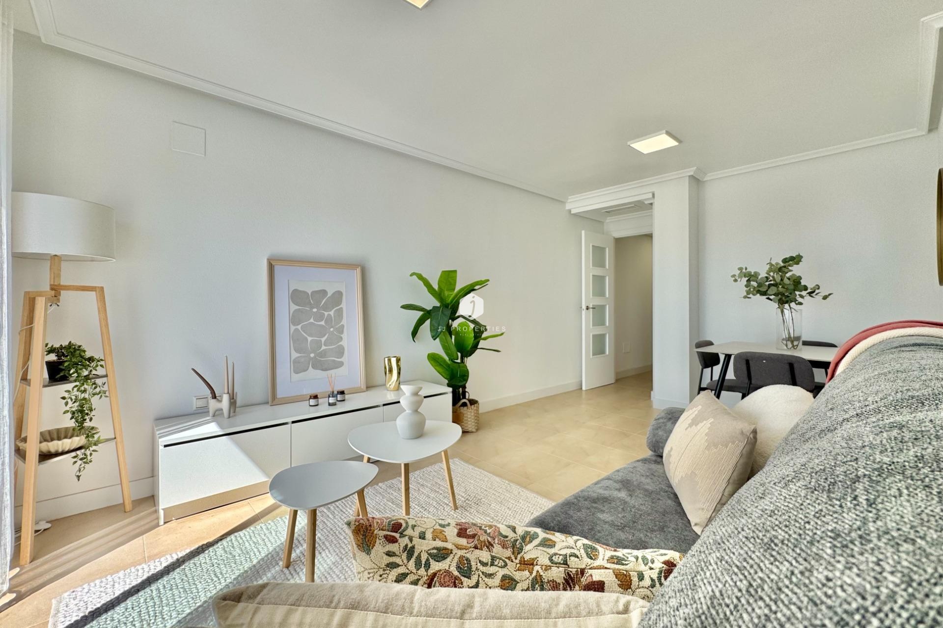 Segunda mano - Apartamento / piso -
Torrevieja - PARQUE DE LAS NACIONES