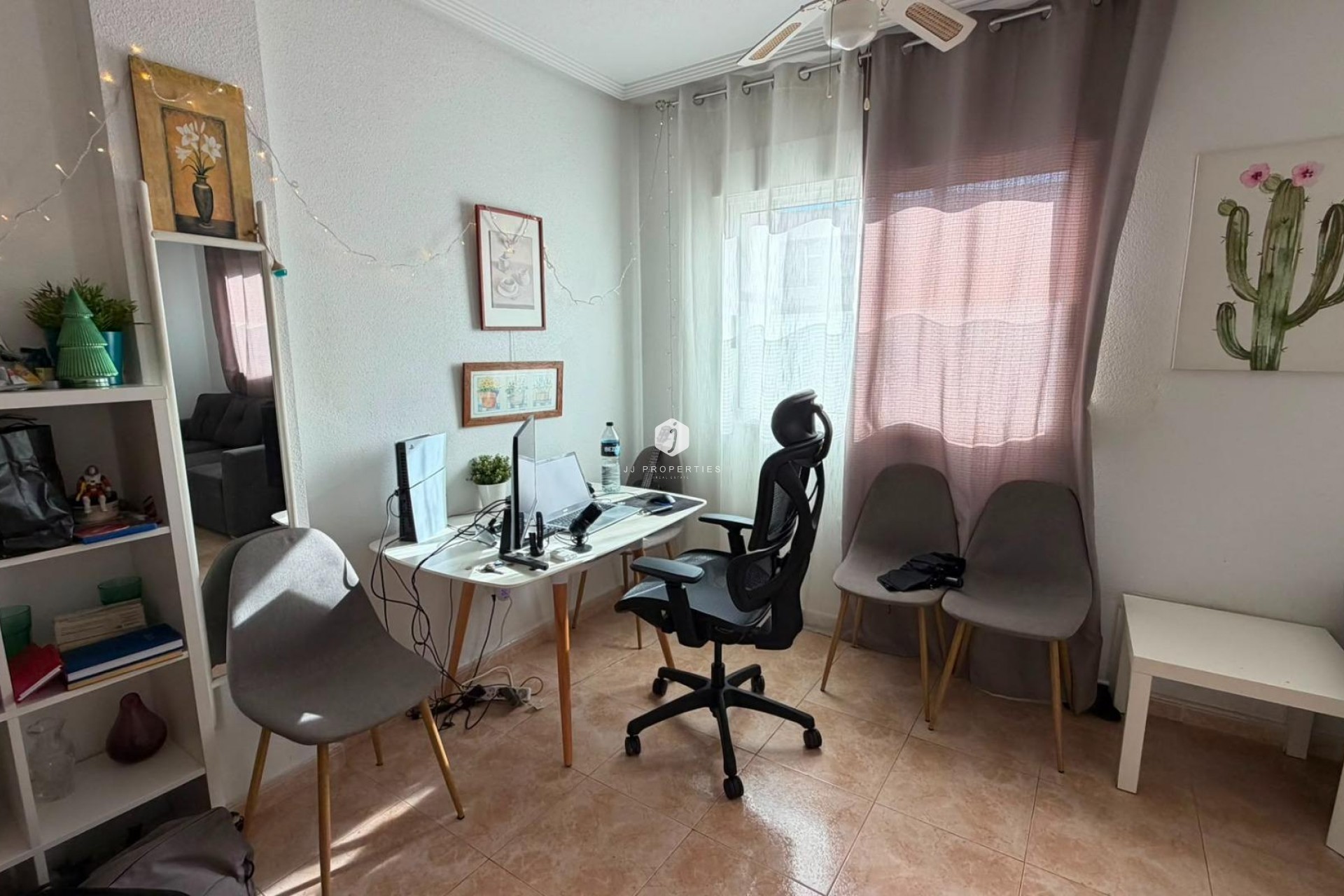 Segunda mano - Apartamento / piso -
Torrevieja - PARQUE DE LAS NACIONES