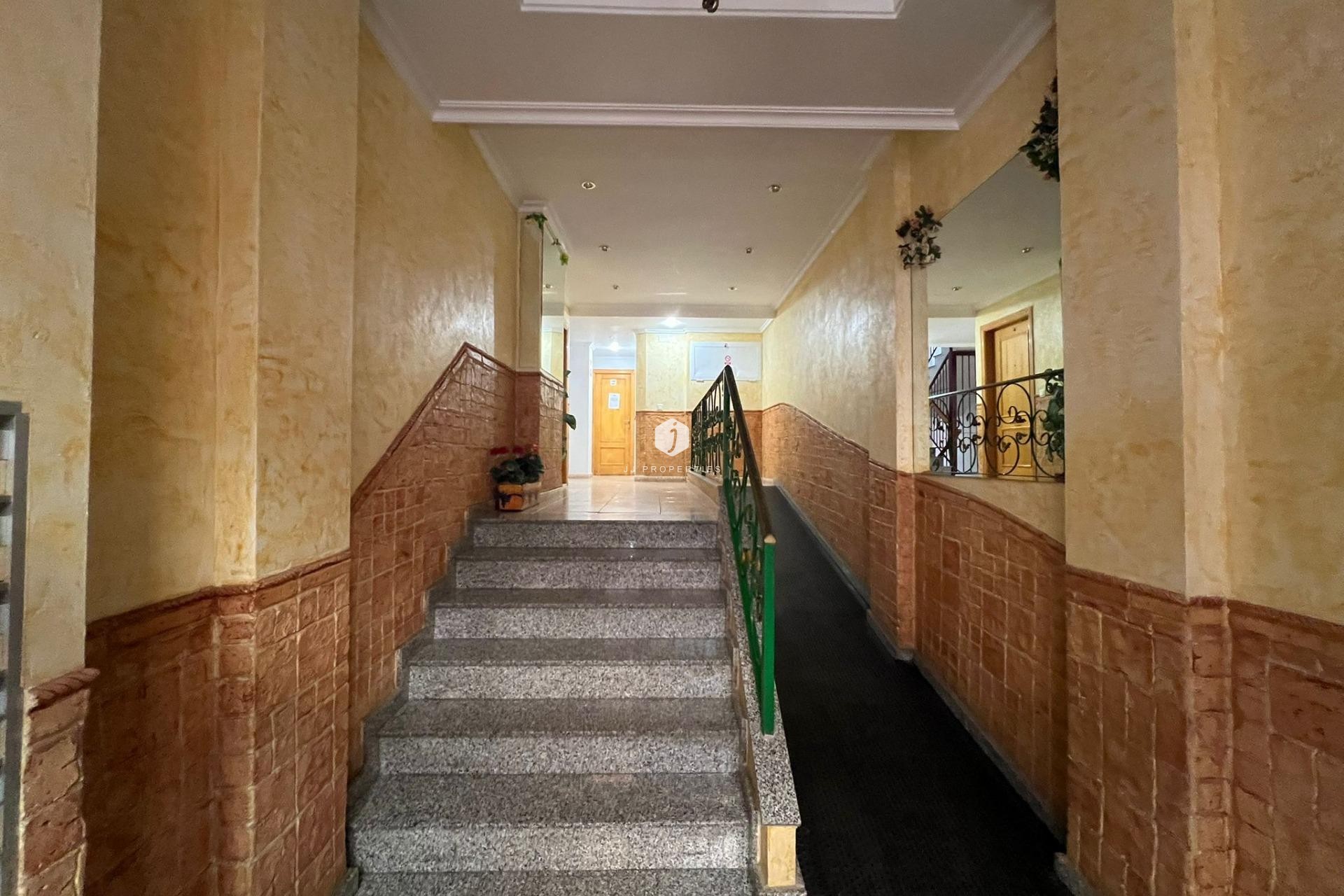 Segunda mano - Apartamento / piso -
Torrevieja - Playa de los Locos