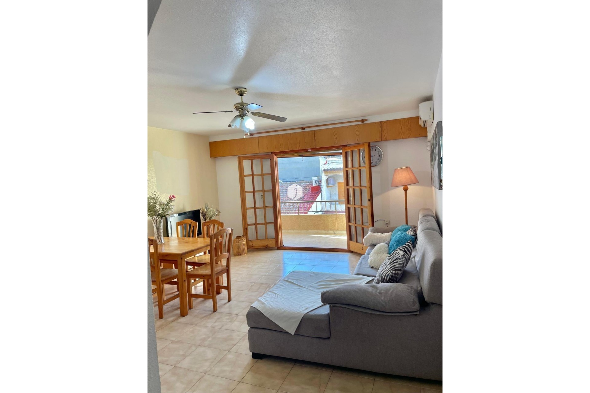 Segunda mano - Apartamento / piso -
Torrevieja - Playa de los Locos