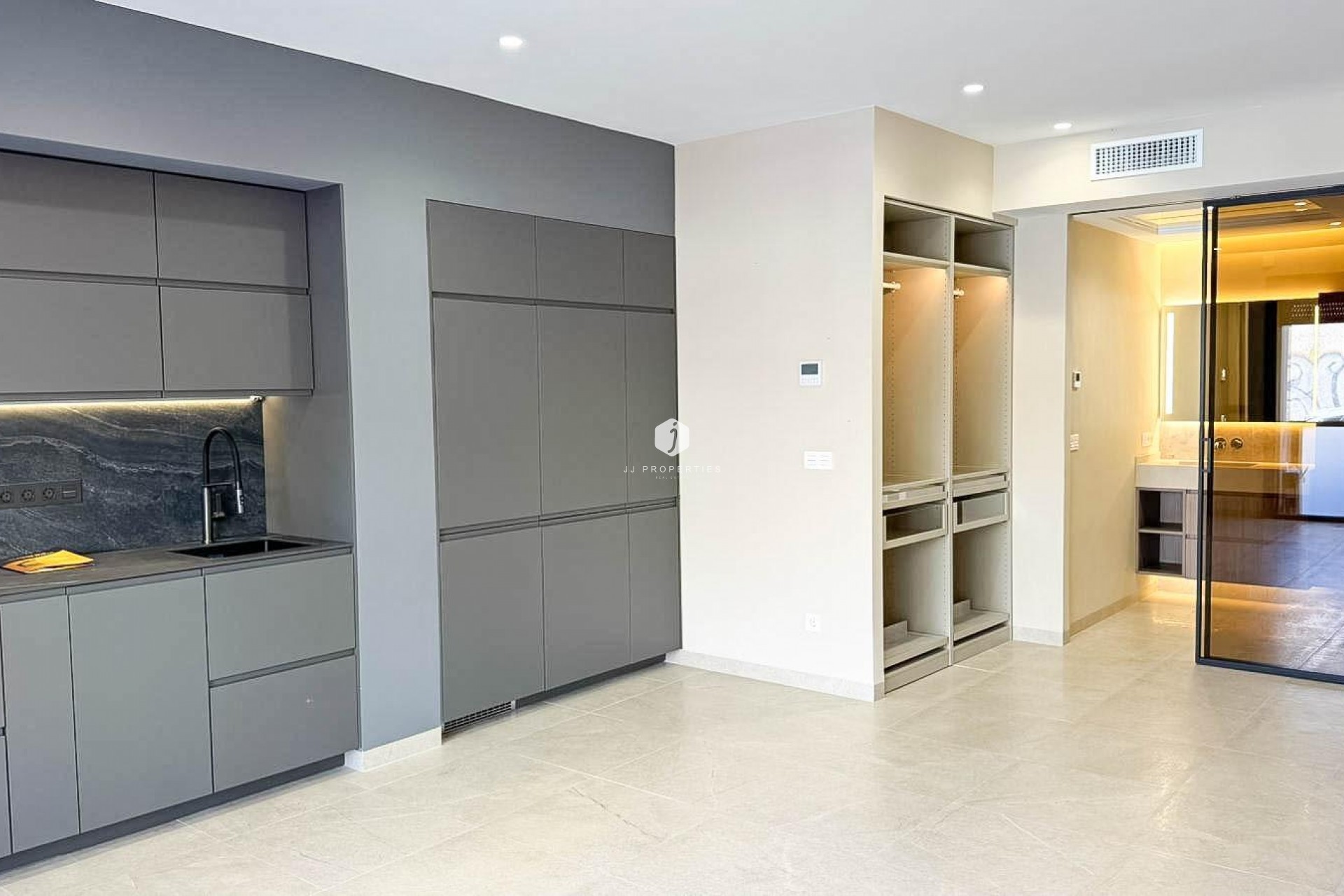 Segunda mano - Apartamento / piso -
Torrevieja - Playa de los Locos