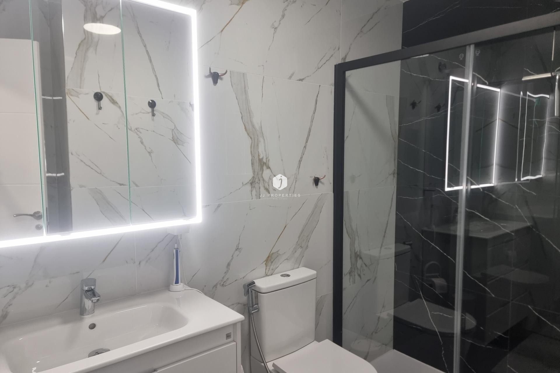 Segunda mano - Apartamento / piso -
Torrevieja - Playa de los Locos