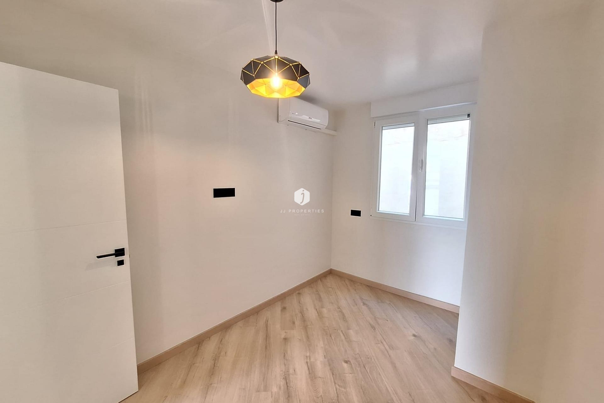 Segunda mano - Apartamento / piso -
Torrevieja - Playa de los Locos
