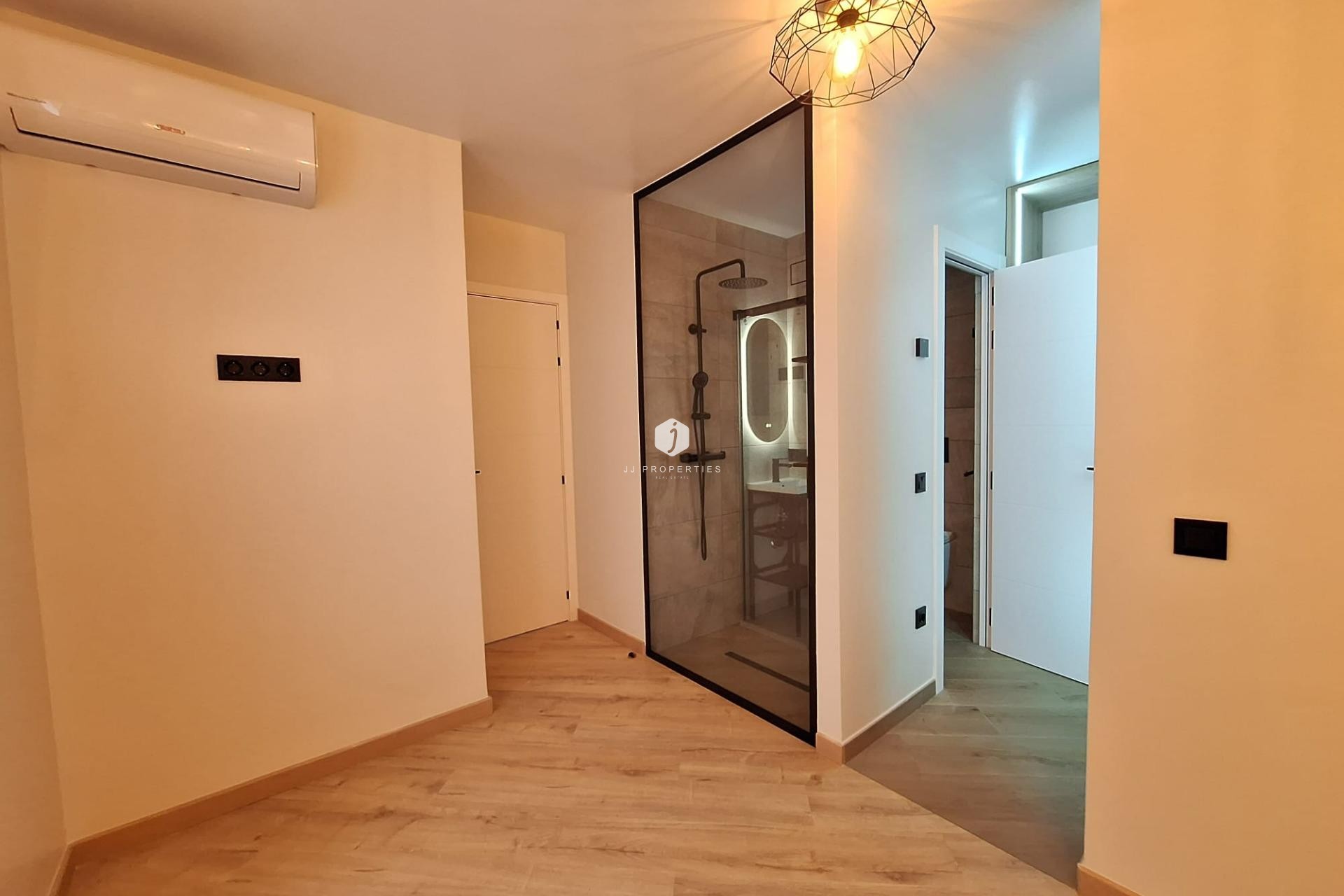 Segunda mano - Apartamento / piso -
Torrevieja - Playa de los Locos