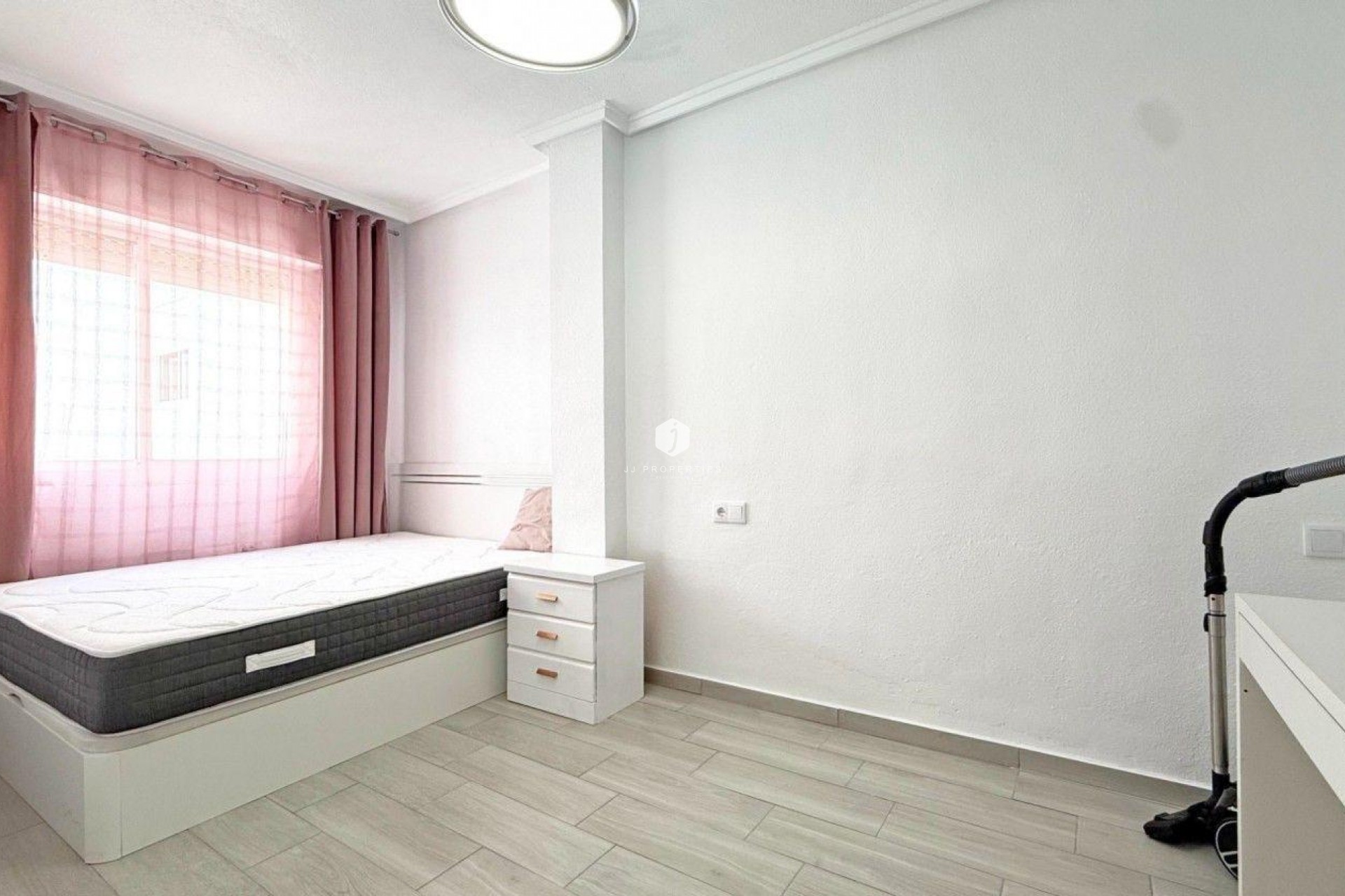 Segunda mano - Apartamento / piso -
Torrevieja - Playa del Cura