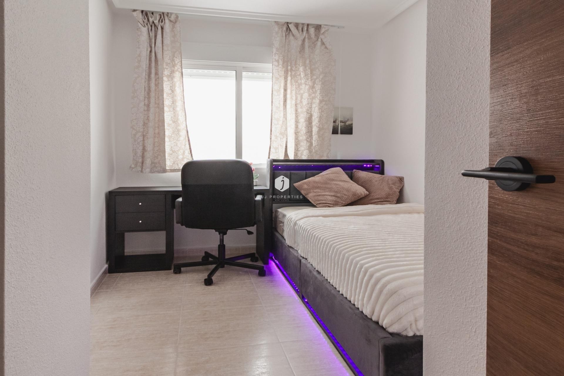 Segunda mano - Apartamento / piso -
Torrevieja - Playa del Cura