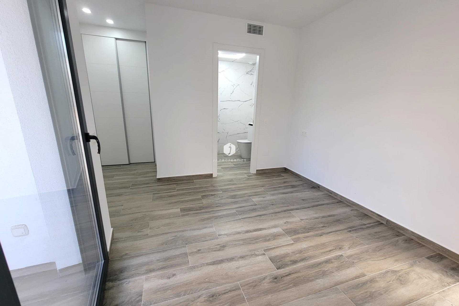 Segunda mano - Apartamento / piso -
Torrevieja - Playa del Cura