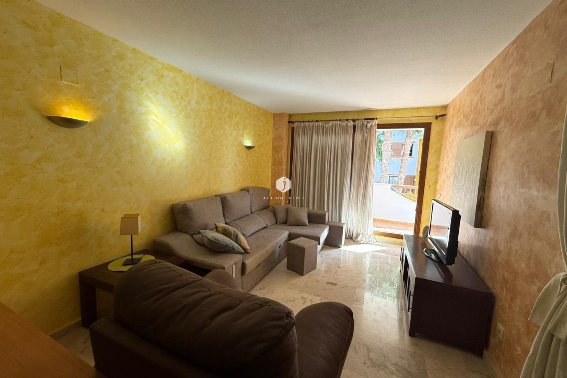 Segunda mano - Apartamento / piso -
Torrevieja - Punta prima