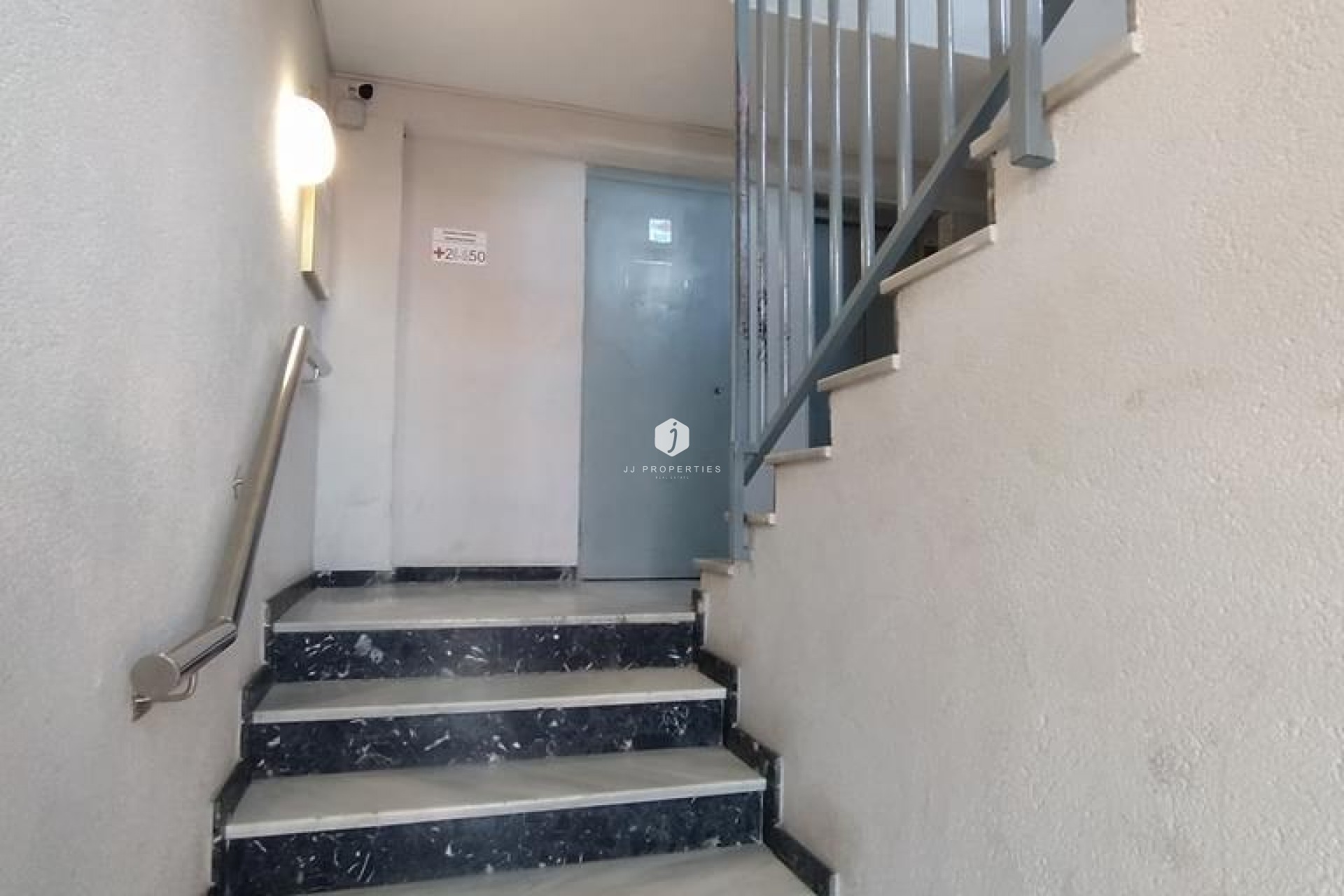 Segunda mano - Apartamento / piso -
Torrevieja - Punta prima