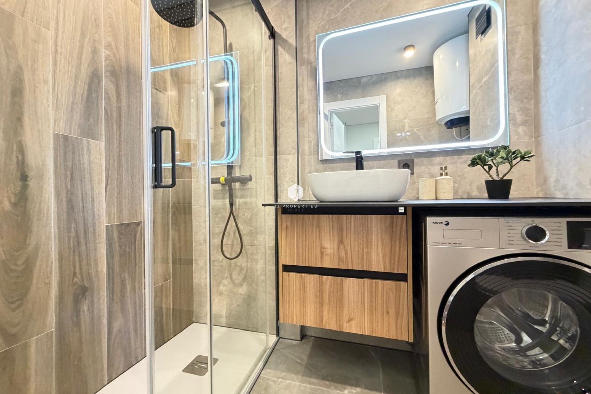 Segunda mano - Apartamento / piso -
Torrevieja - Punta prima