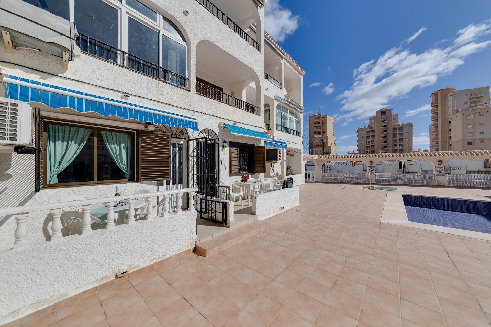 Segunda mano - Apartamento / piso -
Torrevieja - Torre la mata