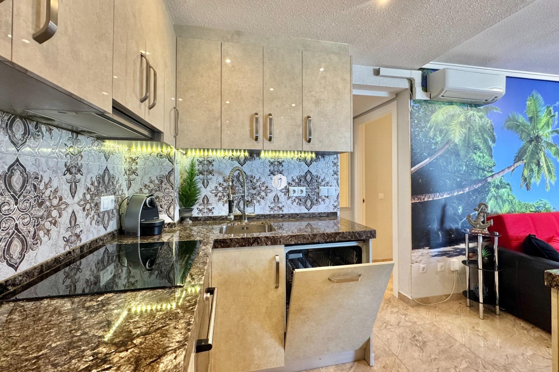 Segunda mano - Apartamento / piso -
Torrevieja - Torre la mata
