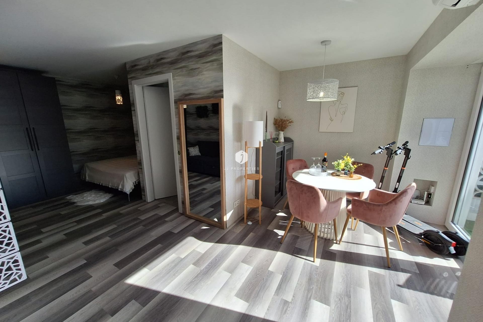 Segunda mano - Apartamento / piso -
Torrevieja - Torretas