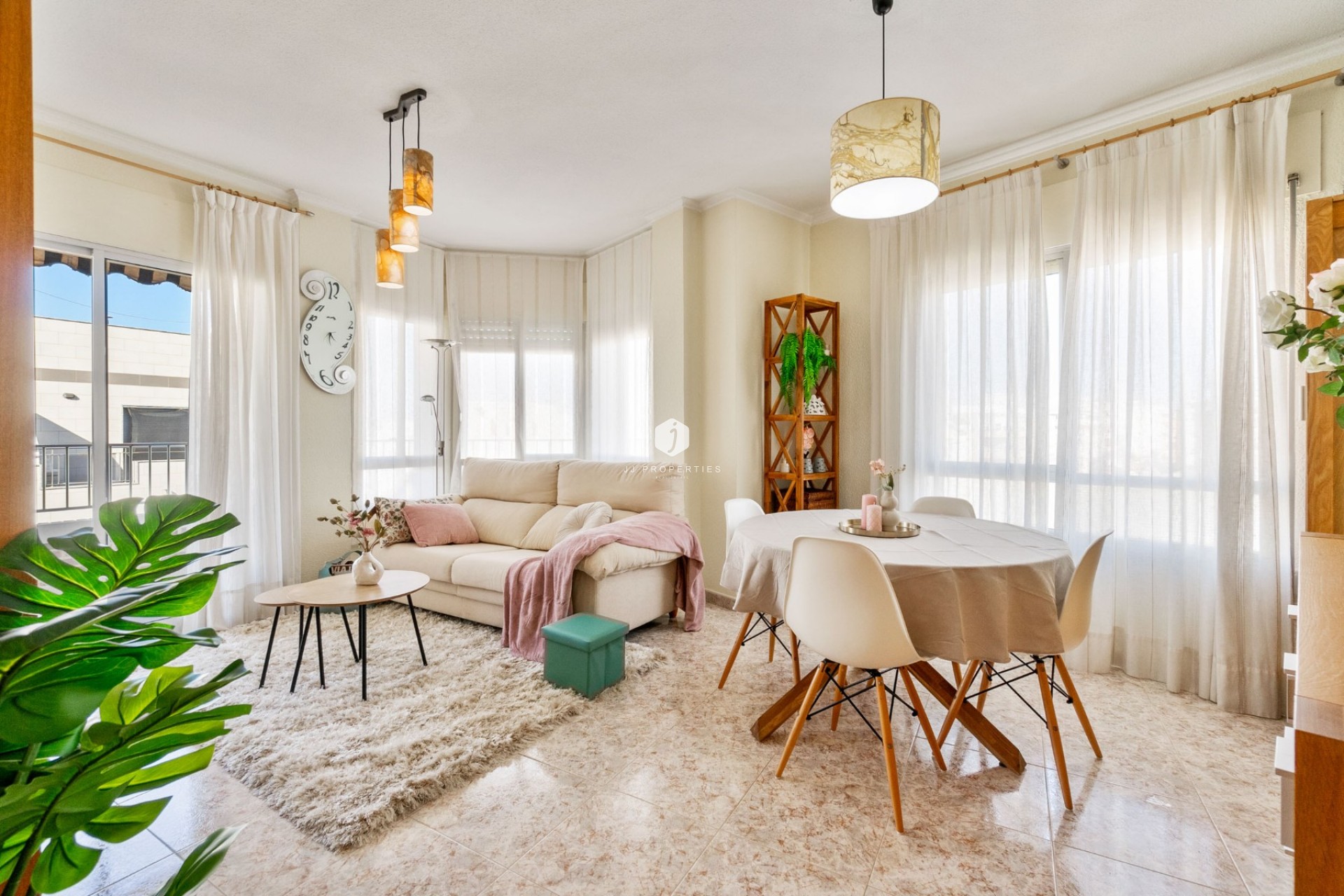 Segunda mano - Apartamento / piso -
Torrevieja - Torrevieja Centro