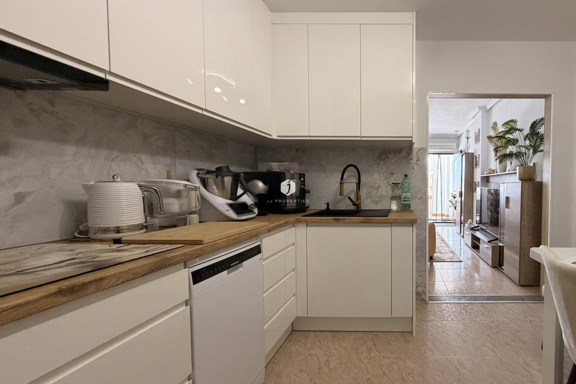 Segunda mano - Apartamento / piso -
Torrevieja - Urb. Calas Blancas III