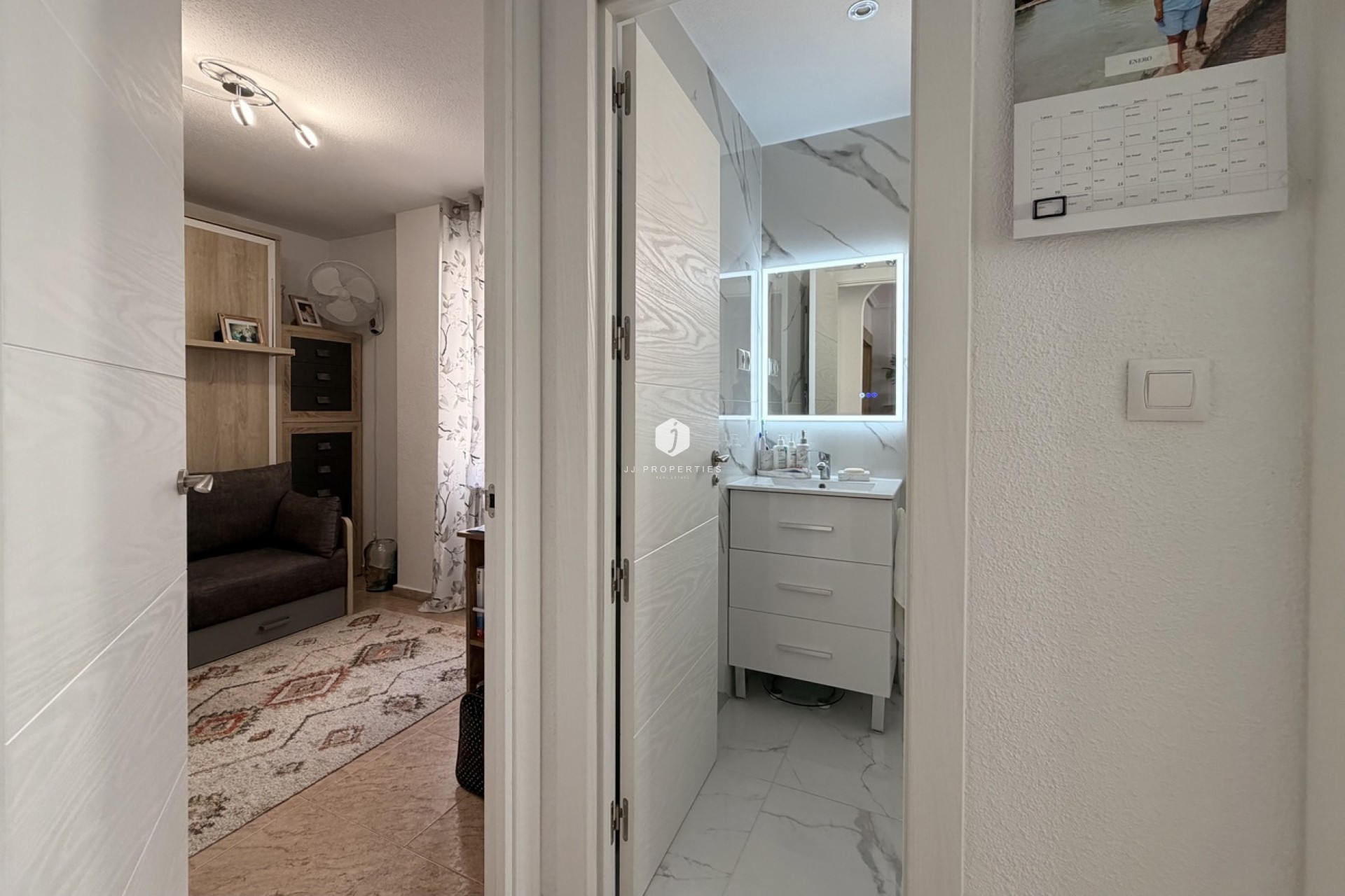 Segunda mano - Apartamento / piso -
Torrevieja - Urb. Calas Blancas III