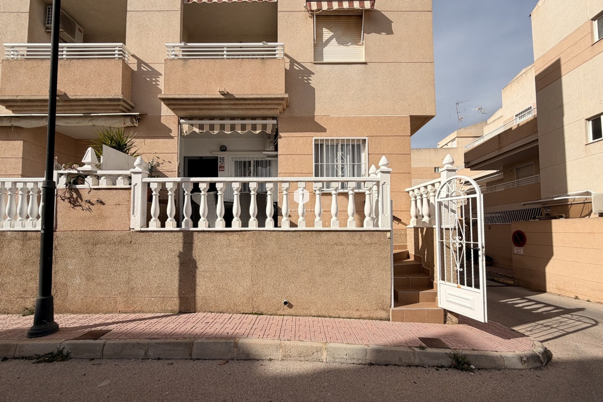Segunda mano - Apartamento / piso -
Torrevieja - Urb. Calas Blancas III