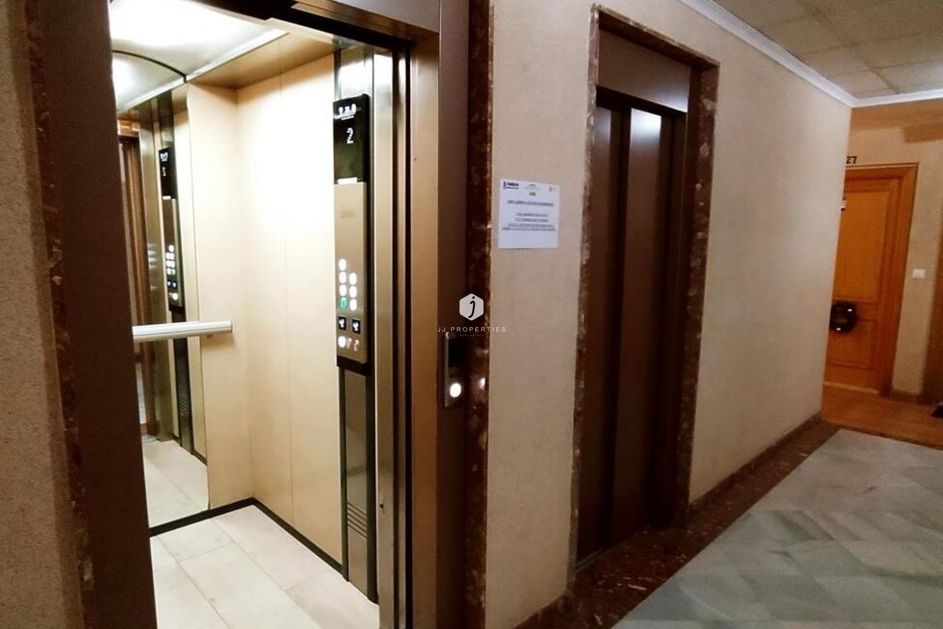 Segunda mano - Apartamento / piso -
Torrevieja