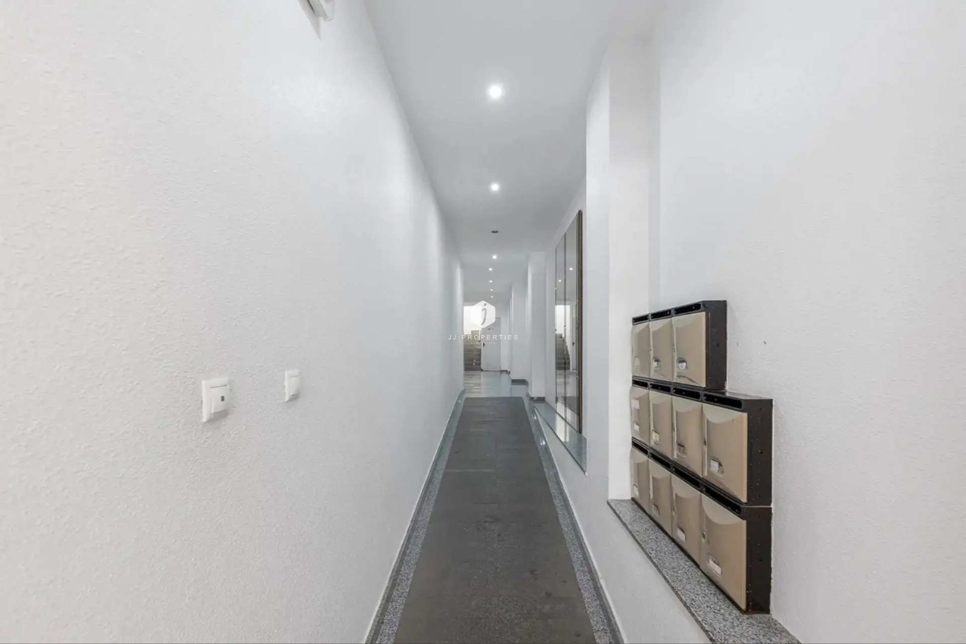 Segunda mano - Apartamento / piso -
Torrevieja