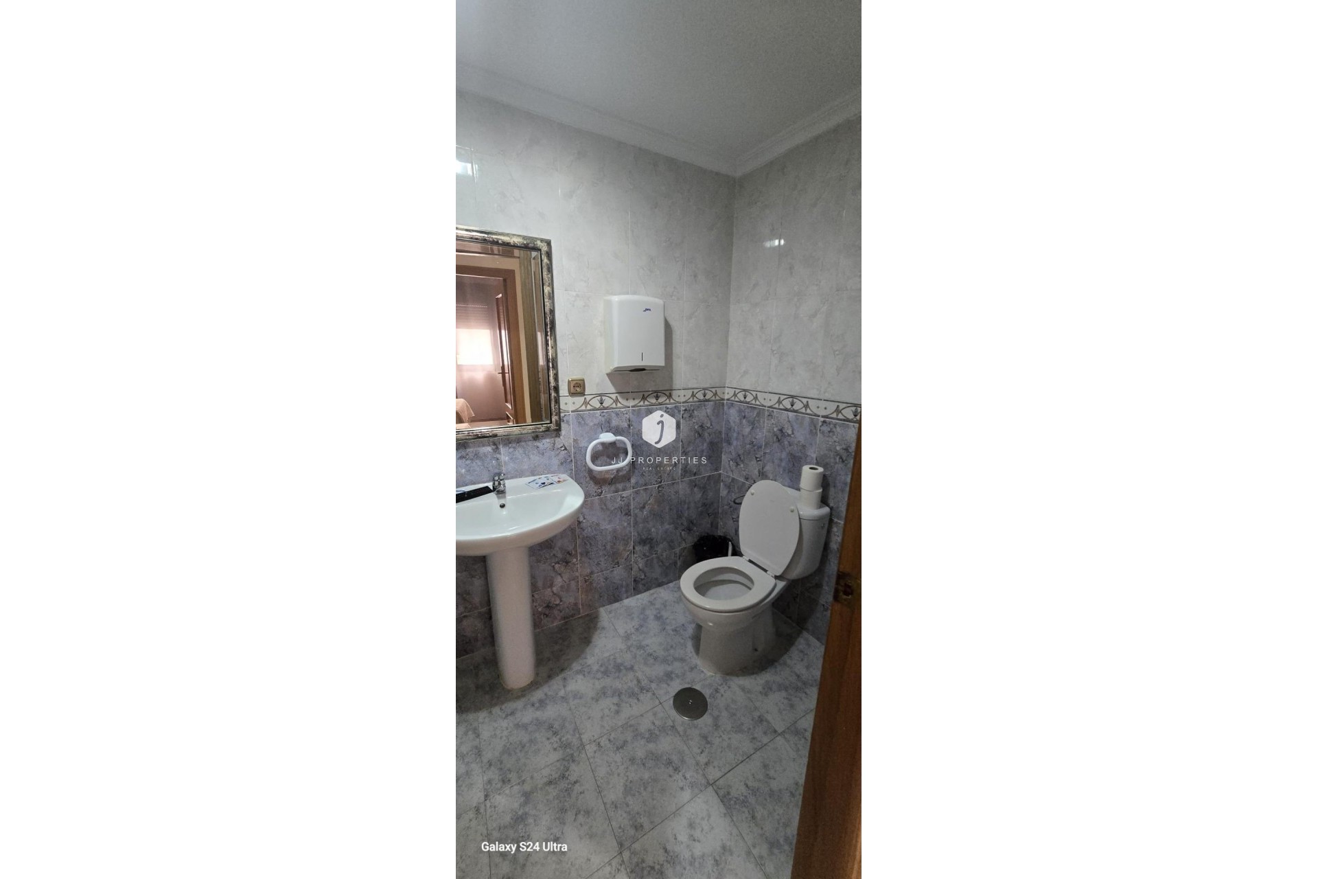 Segunda mano - Apartamento / piso -
Torrevieja